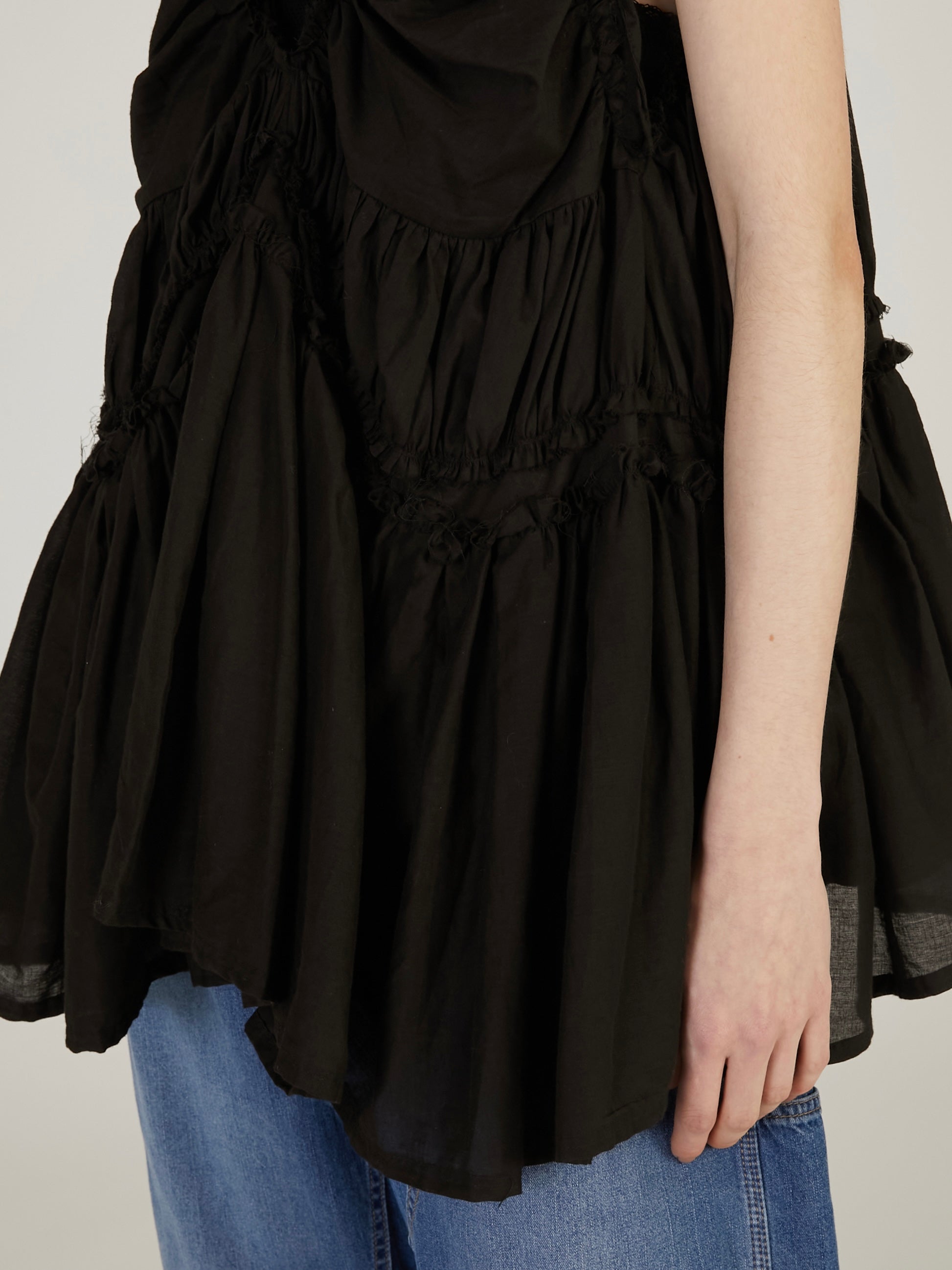 frill gather volume camisole|BLACK