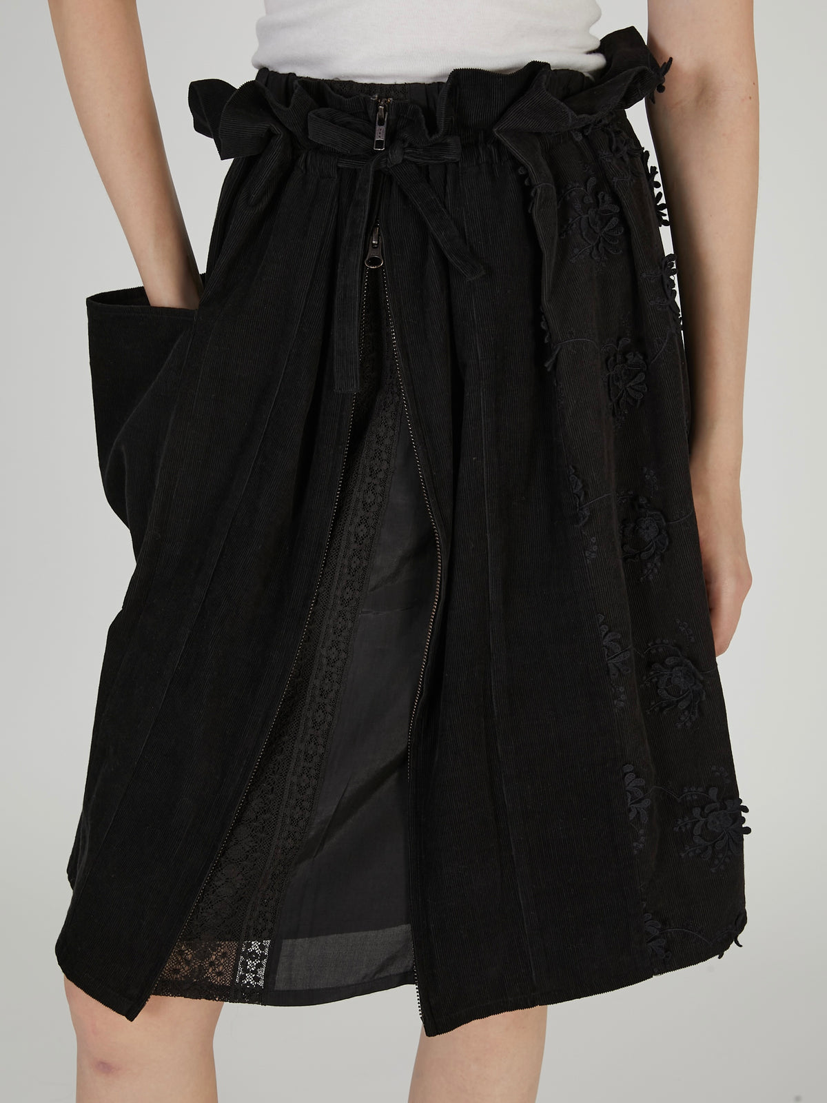 3D embroidery corduroy apron skirt|BLACK