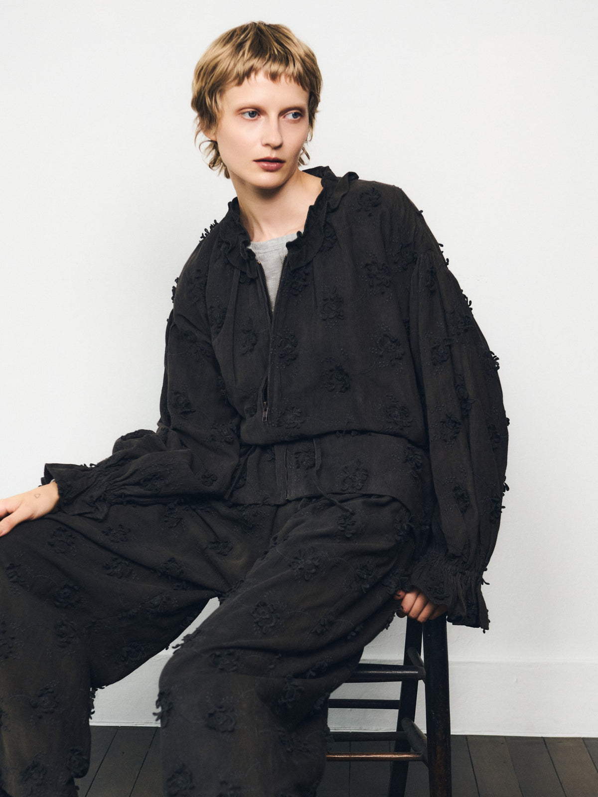 3D embroidery corduroy blouson|GRAY
