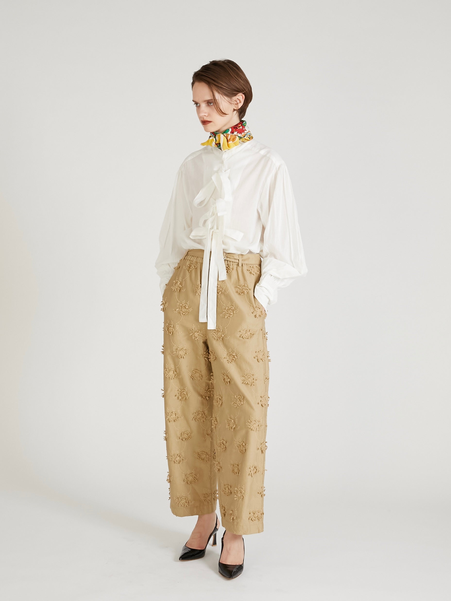 3D embroidery twill easy pants|BEIGE