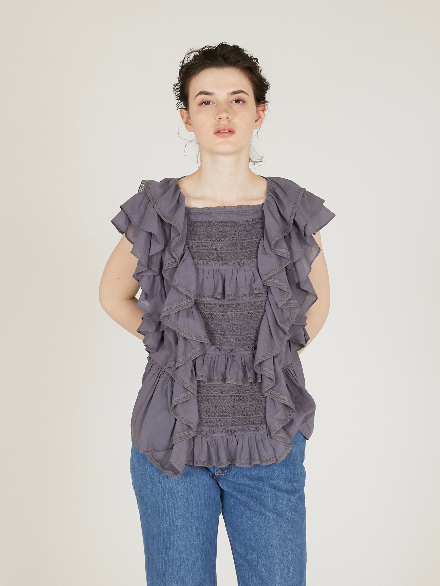 frill lace nosleeve blouse|GRAY