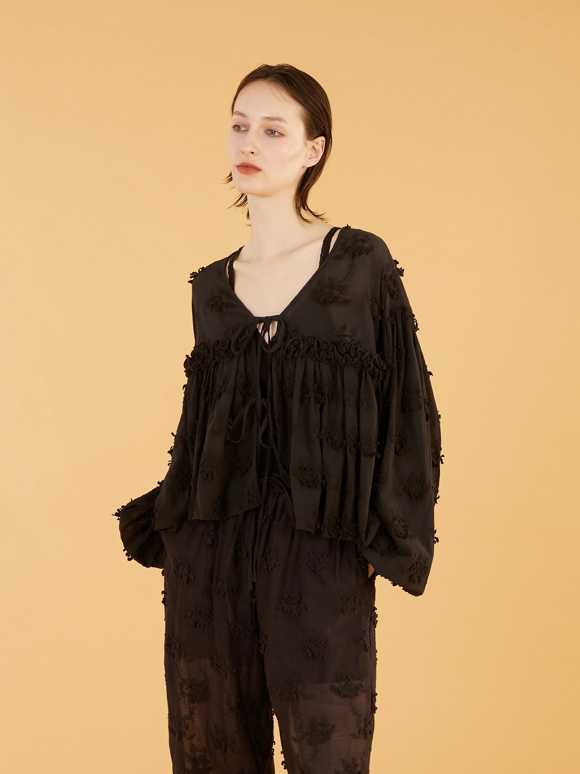 3D embroidery gather bolero|BLACK