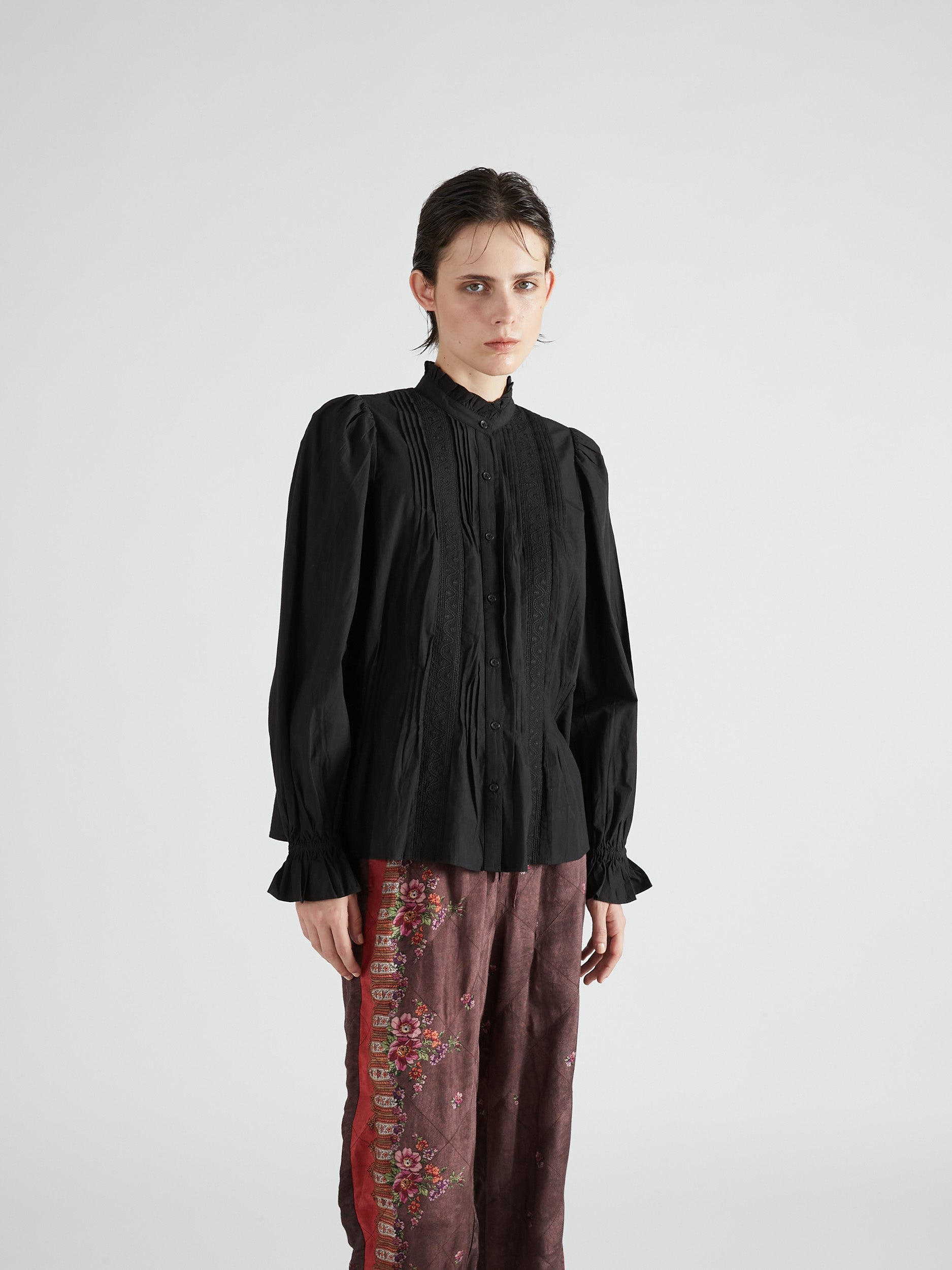 rebuilt neck embroidery blouse|WHITE
