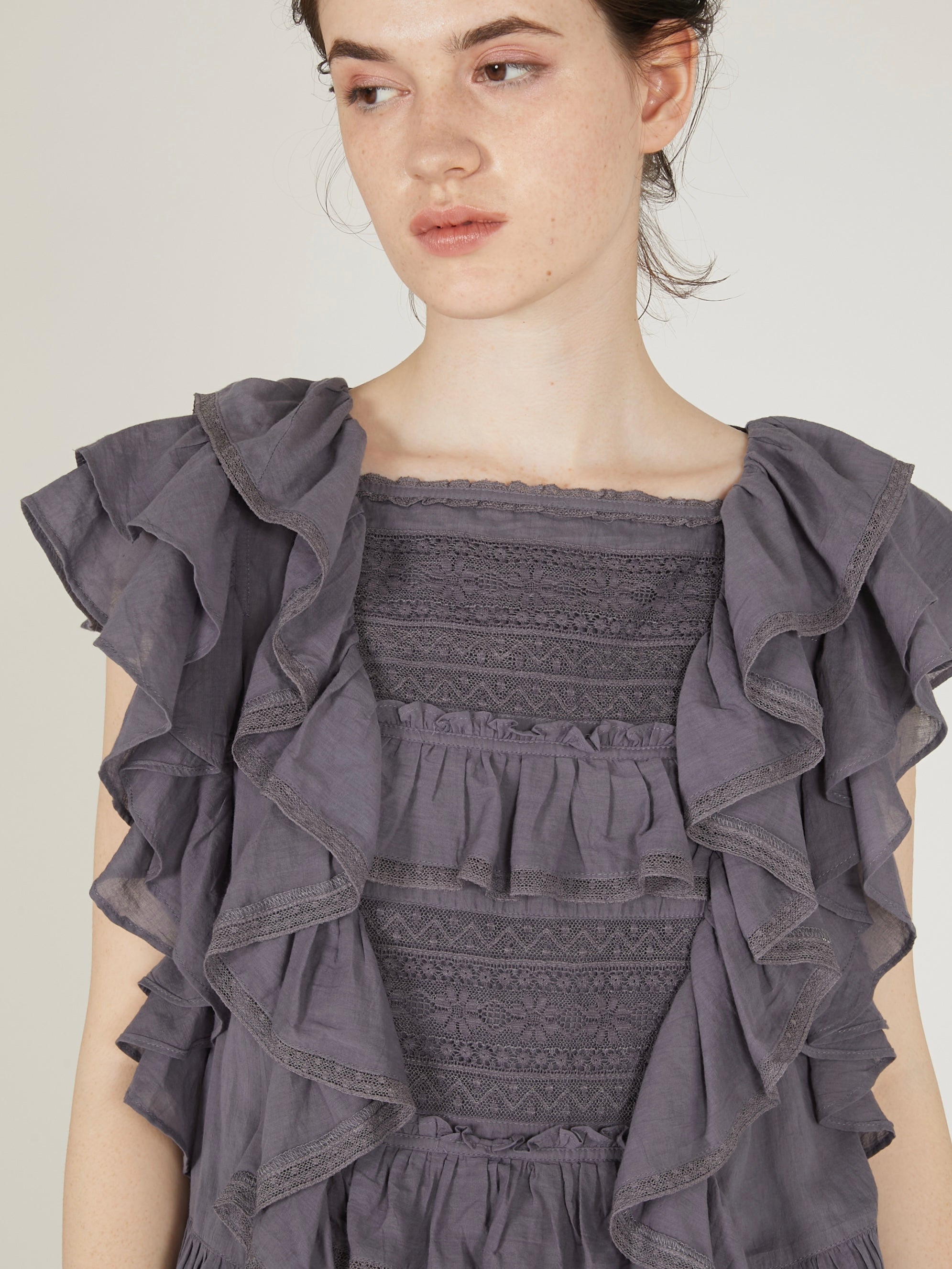 frill lace nosleeve blouse|GRAY