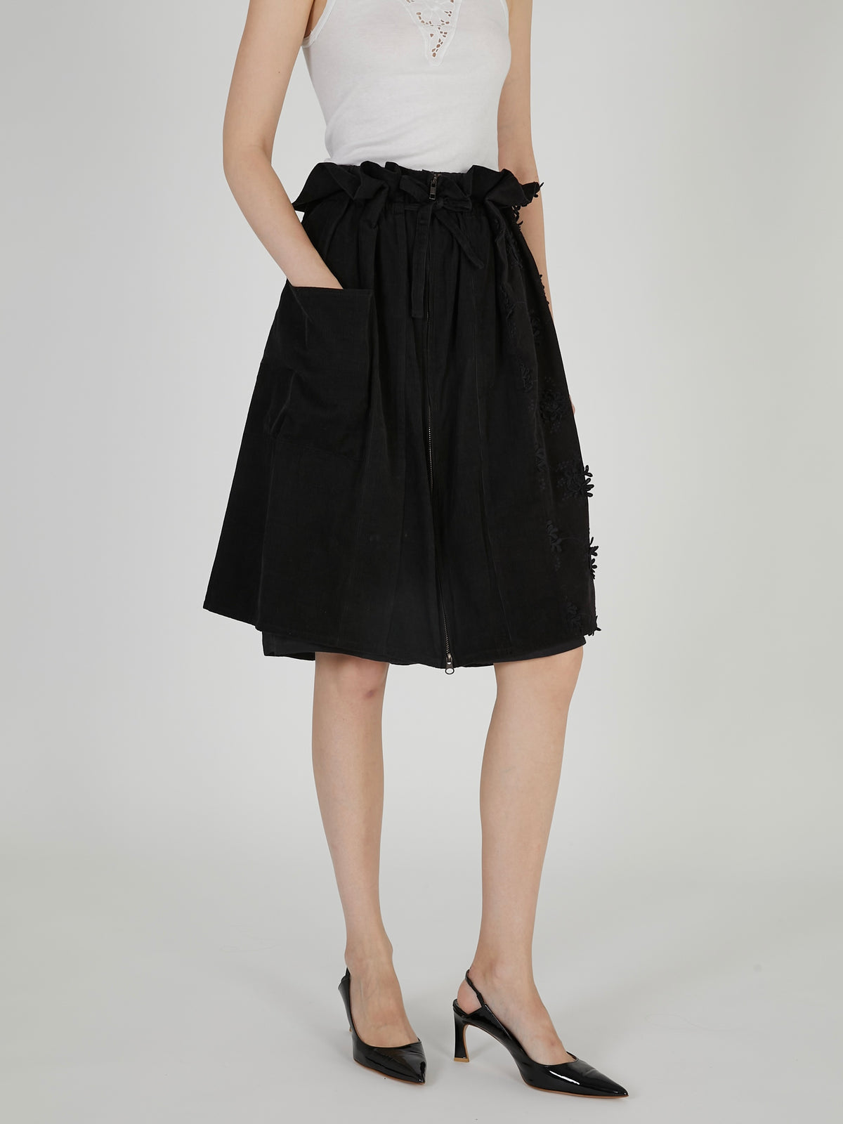 3D embroidery corduroy apron skirt|BLACK