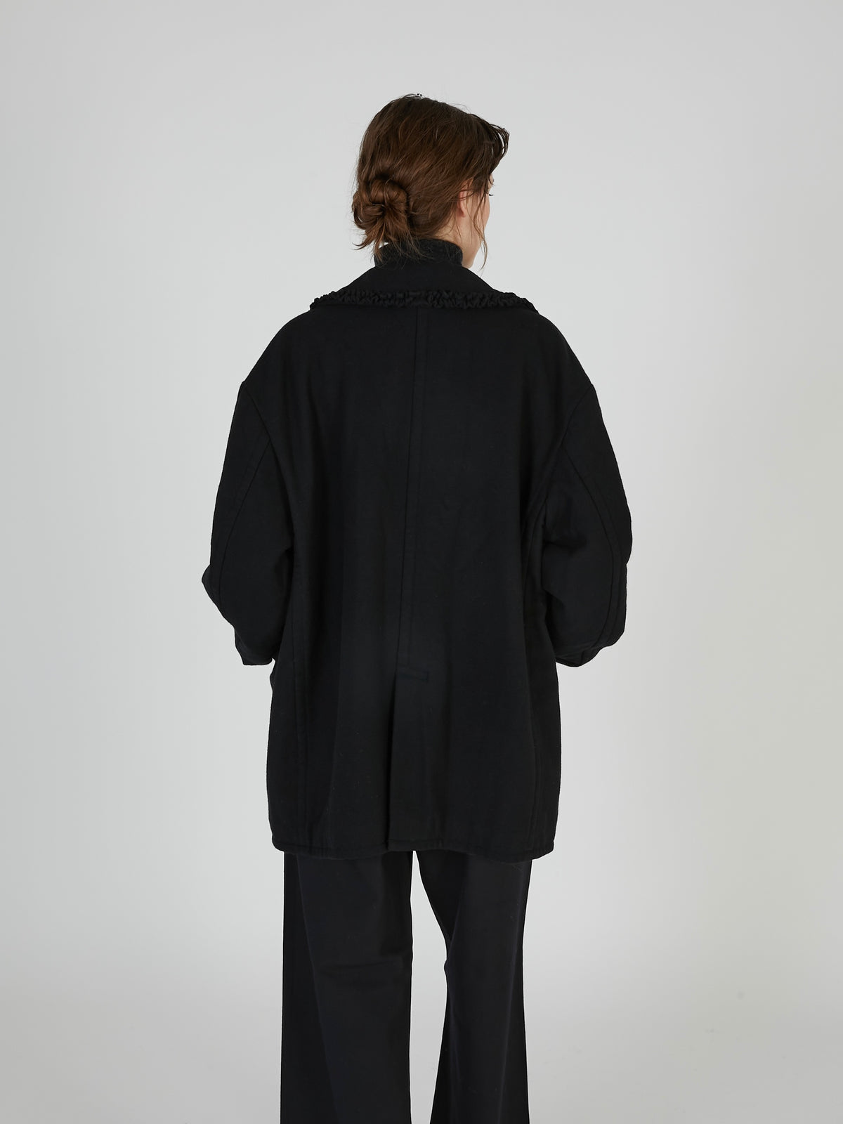 over P coat|BLACK