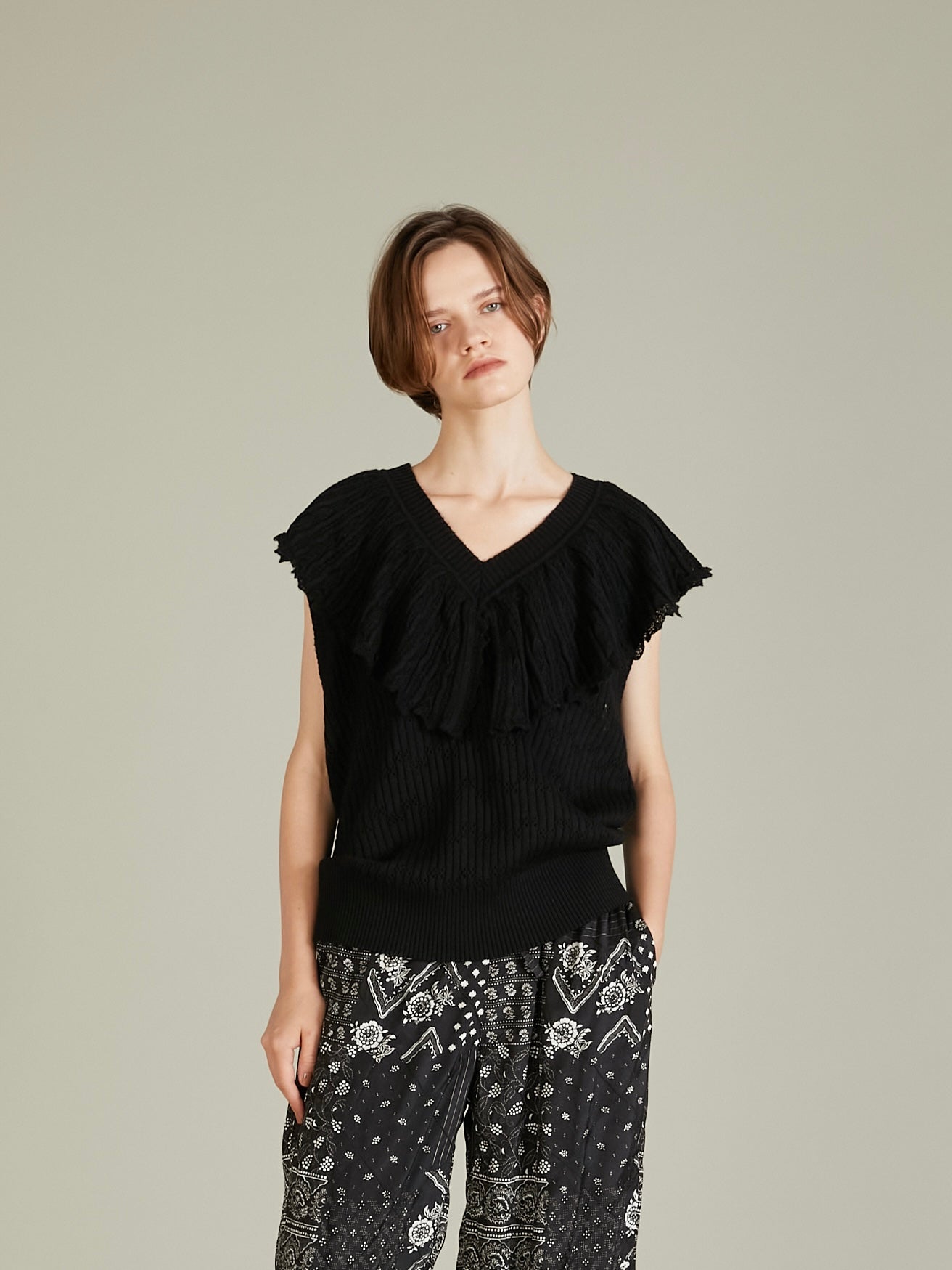 baby alpaca frill knit vest