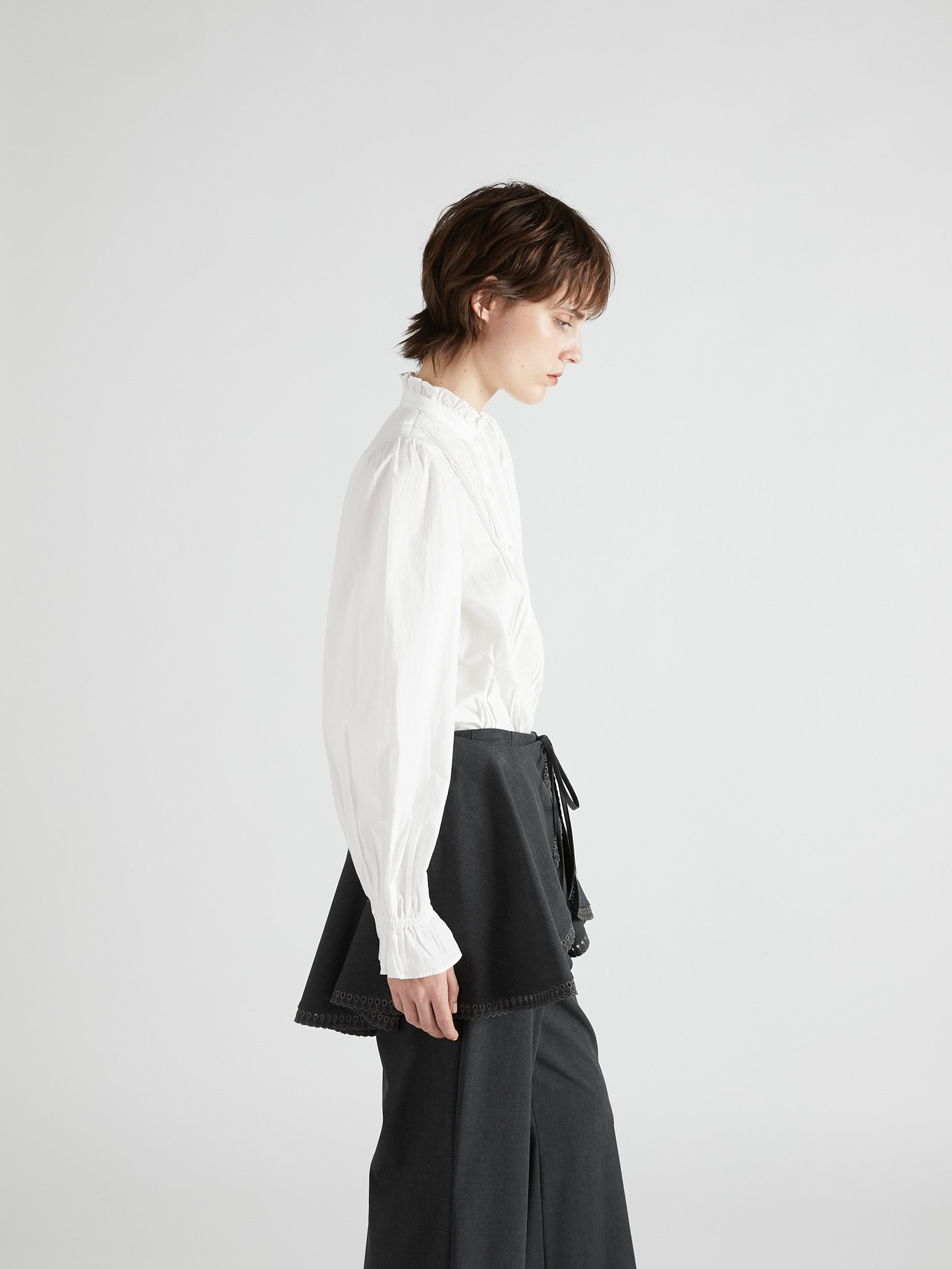 rebuilt neck embroidery blouse|WHITE