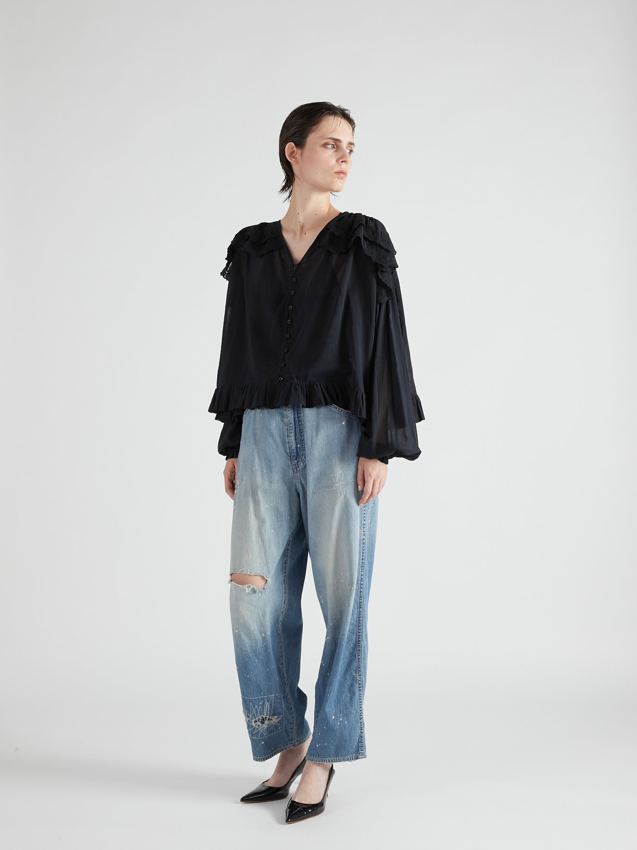 scallop frill blouse｜BLACK