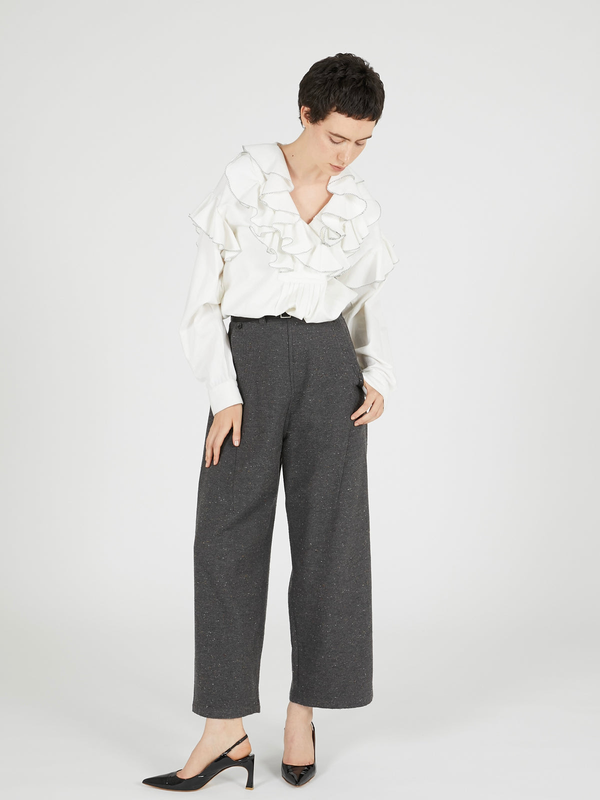 double front ruffle collar blouse｜WHITE