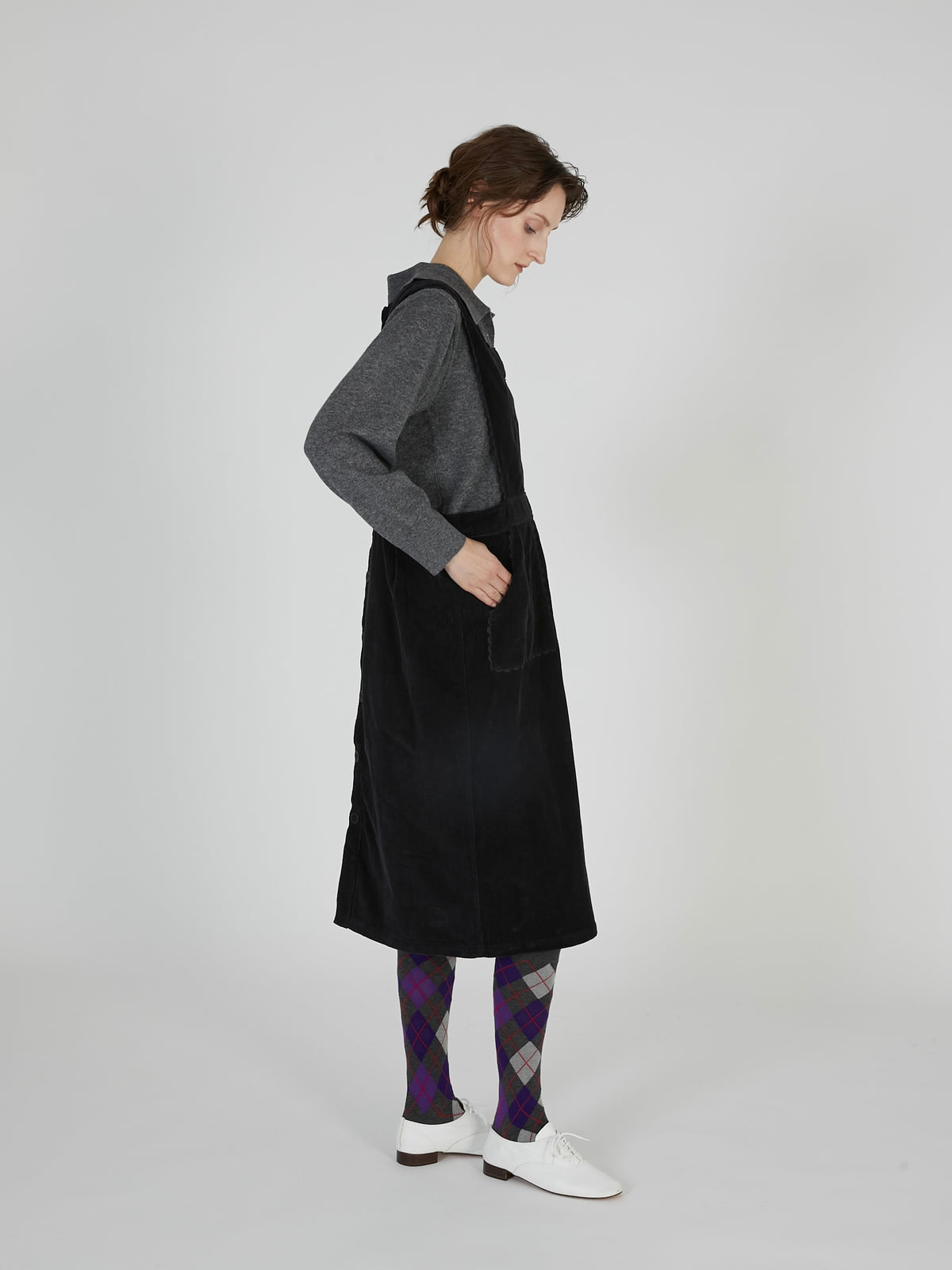 corduroy apron onepiece｜BLACK