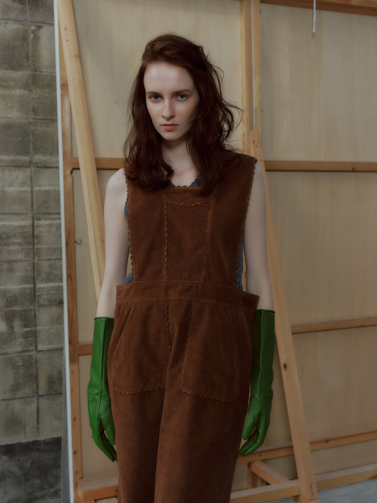 corduroy apron onepiece｜BROWN