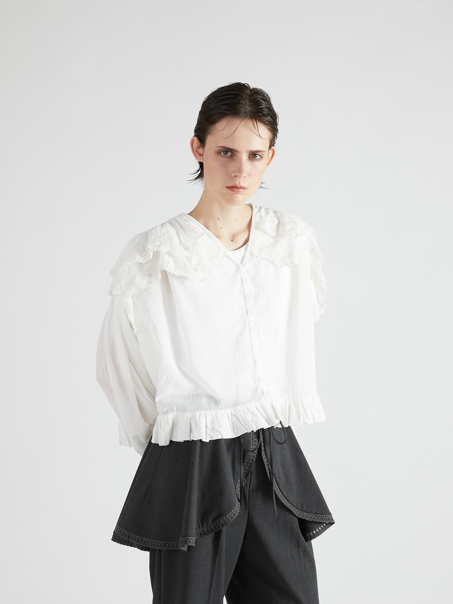 scallop frill blouse｜WHITE