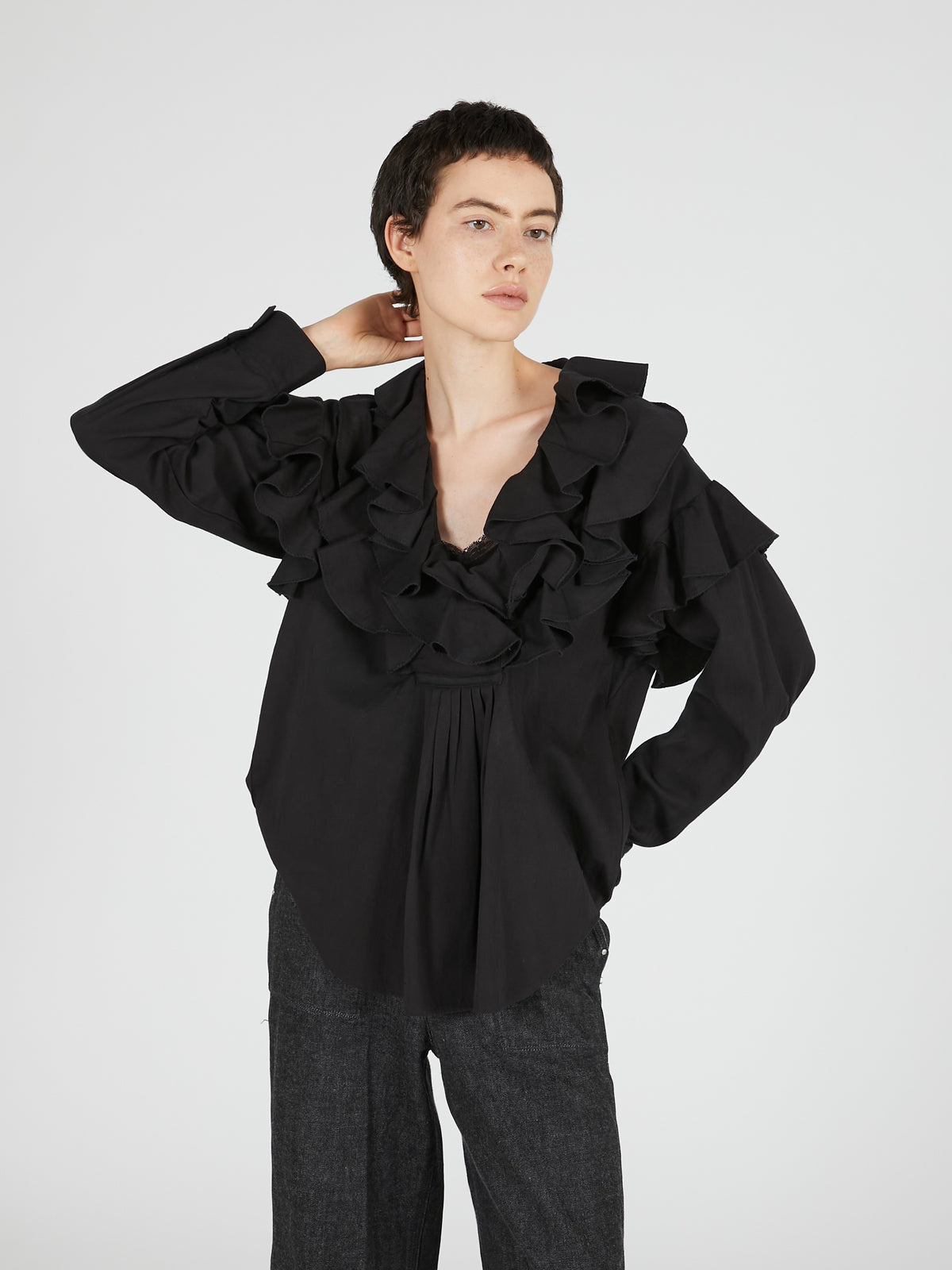 double front ruffle collar blouse｜BLACK