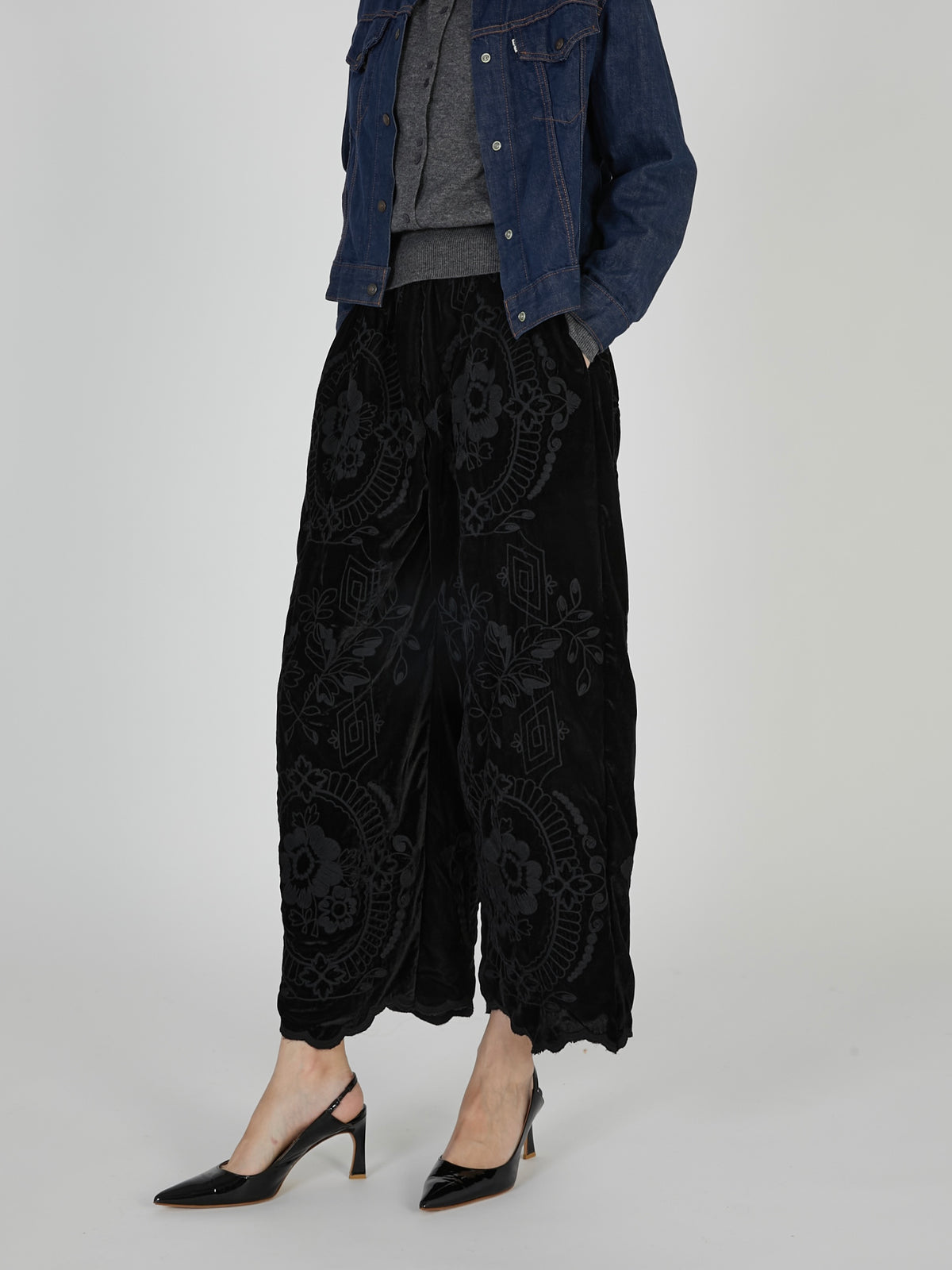 tape embroidery velvet easy pants｜BLACK