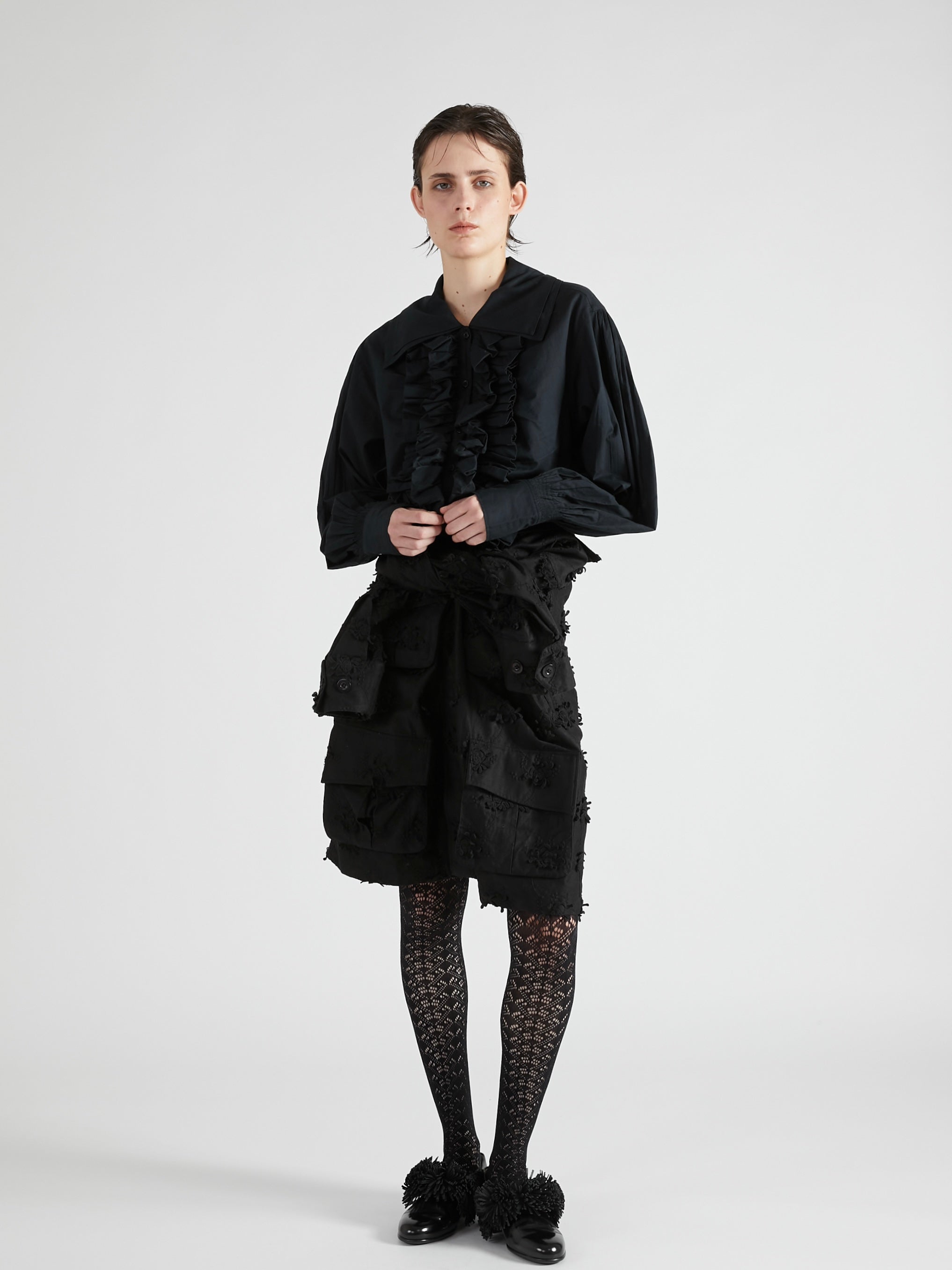 double collar frill blouse ｜BLACK