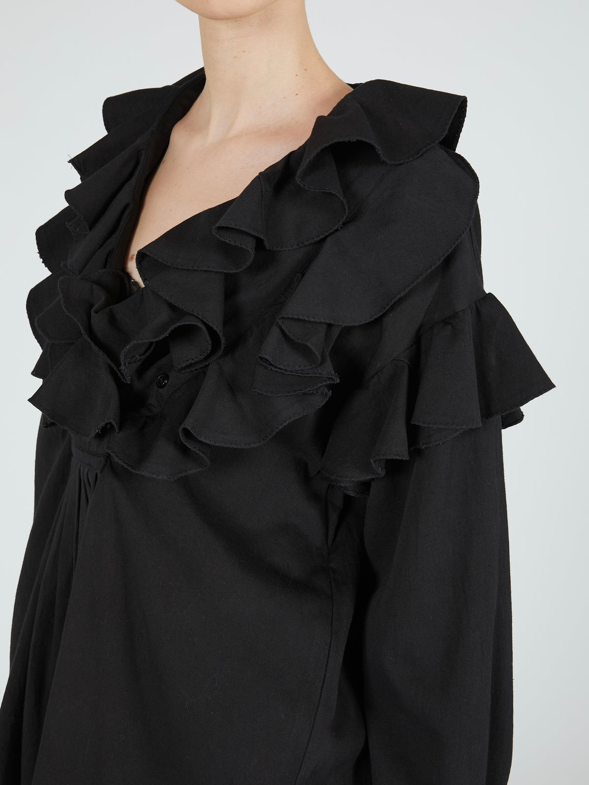 double front ruffle collar blouse｜BLACK