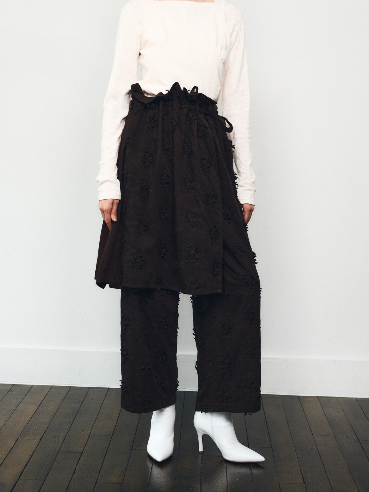 3D embroidery corduroy apron skirt｜BROWN