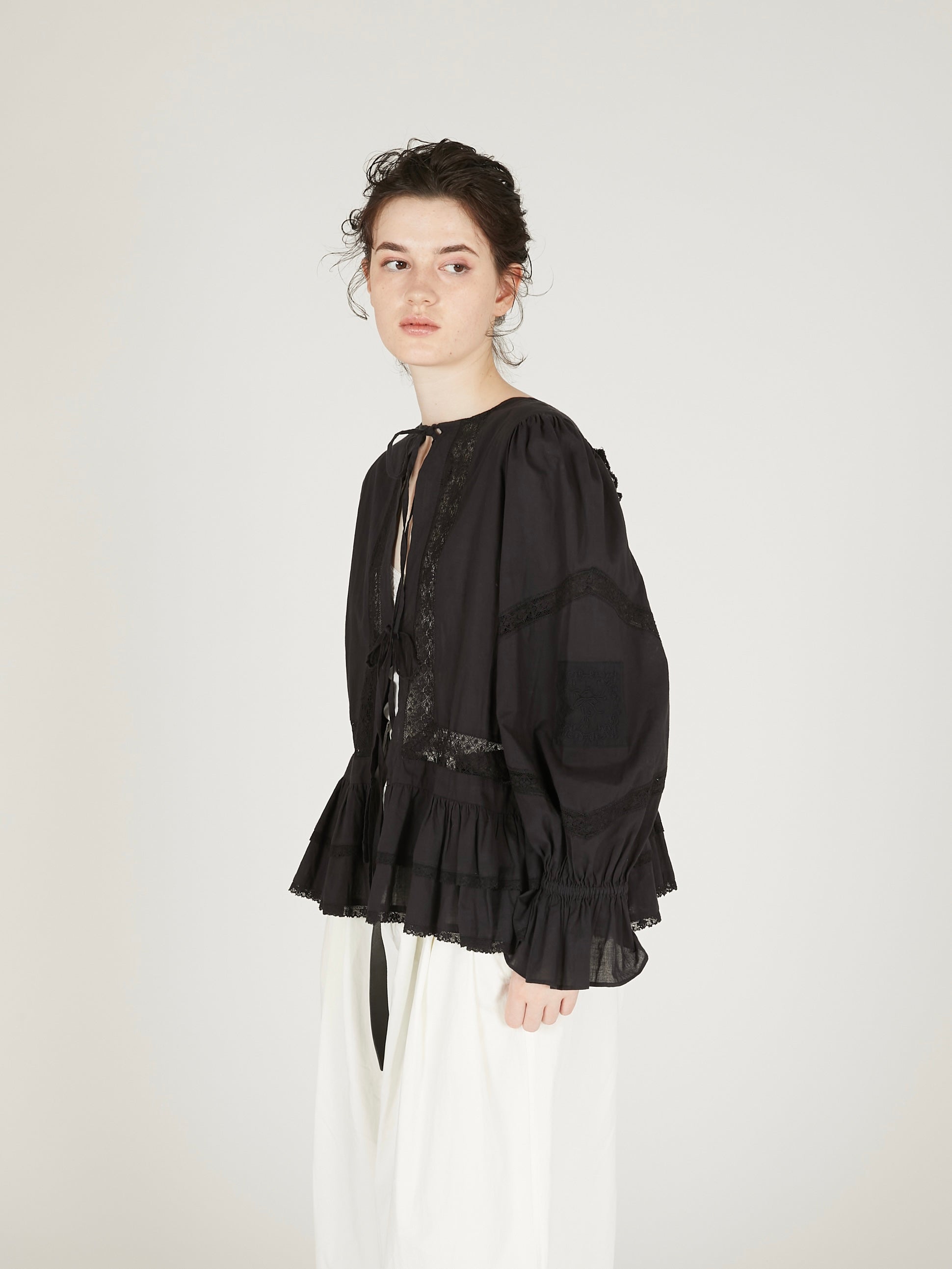 front tapestry 2way sheer bolero｜BLACK