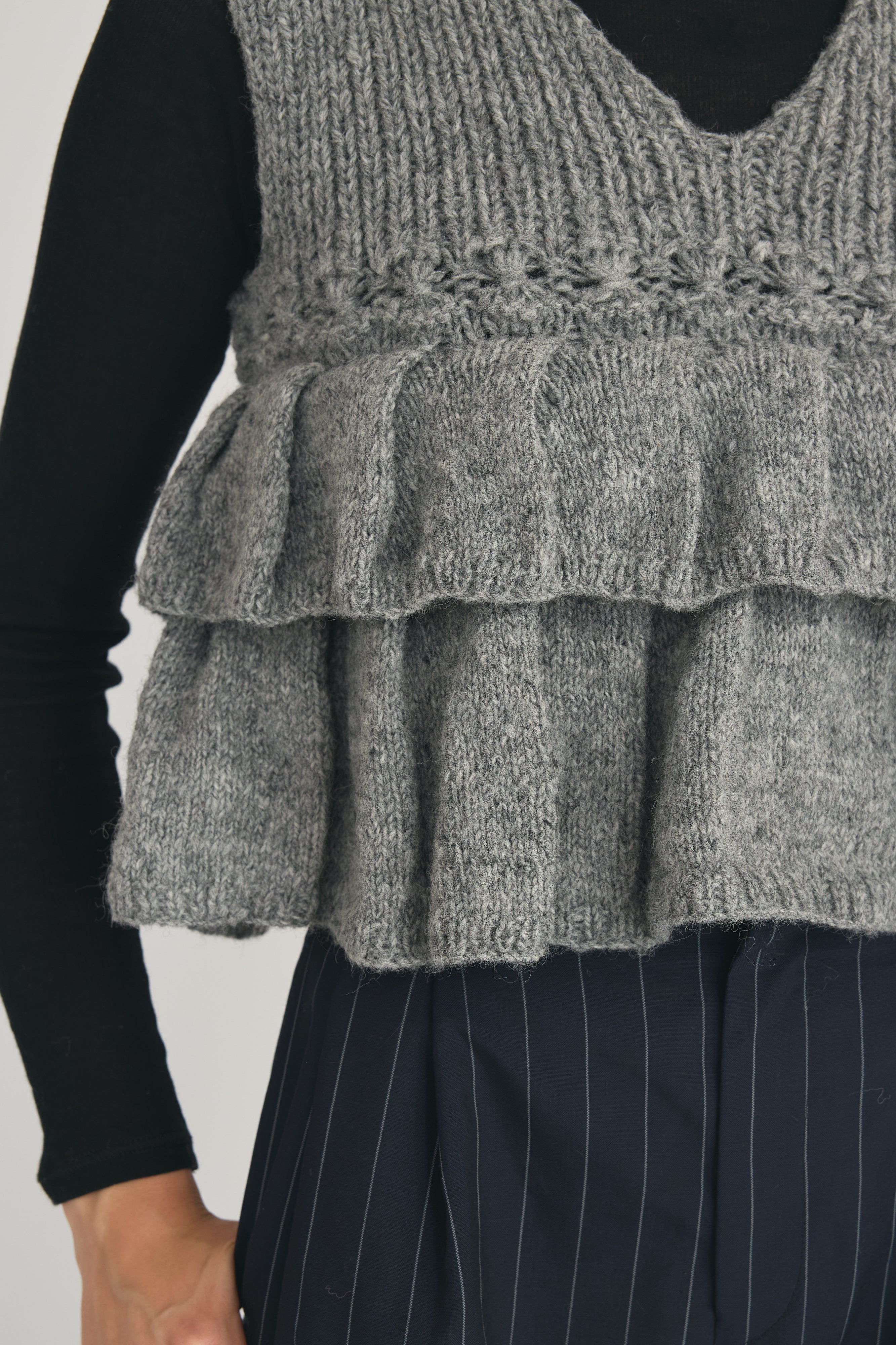 frill knit vest│GRAY