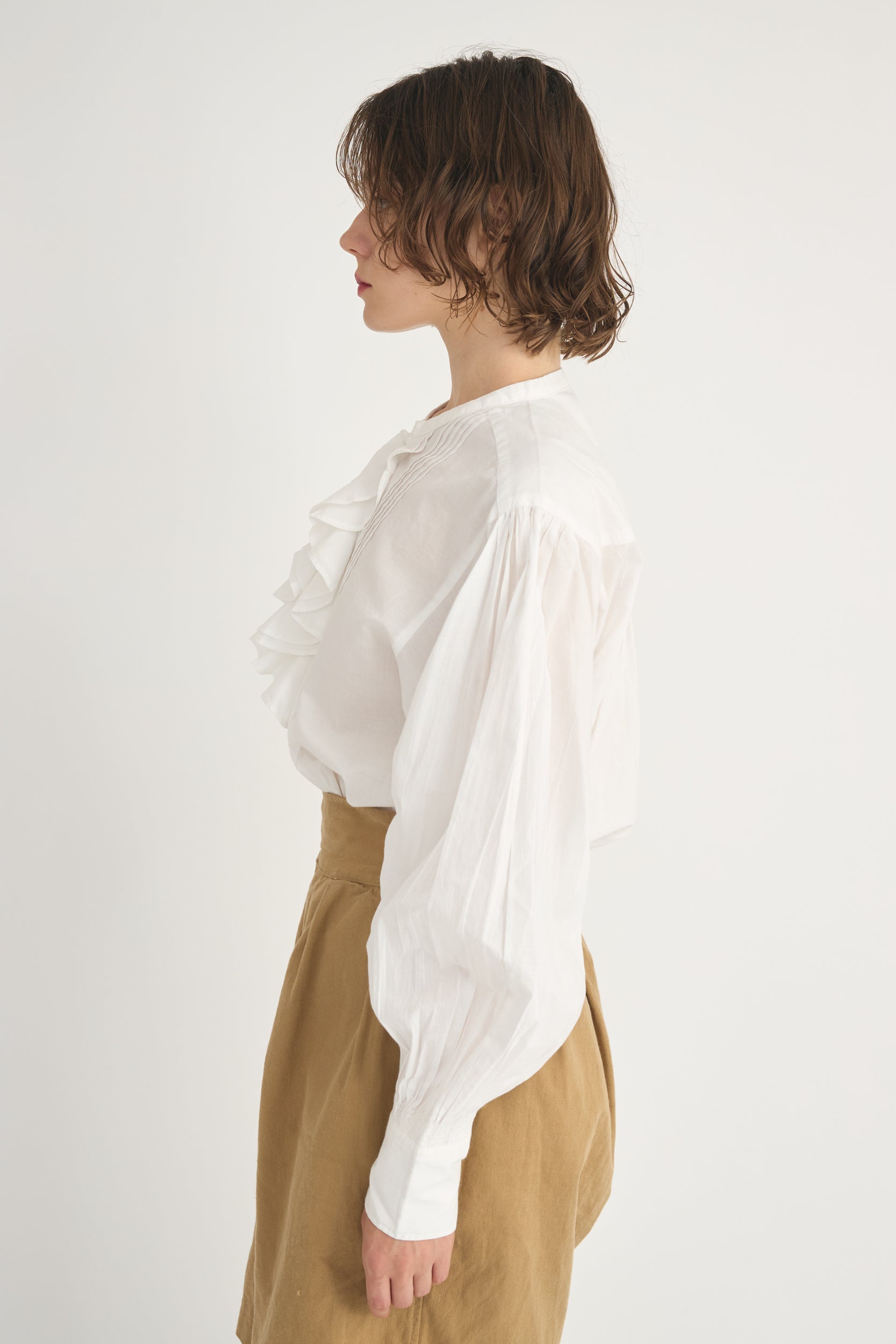 front ruffle blouse│WHITE