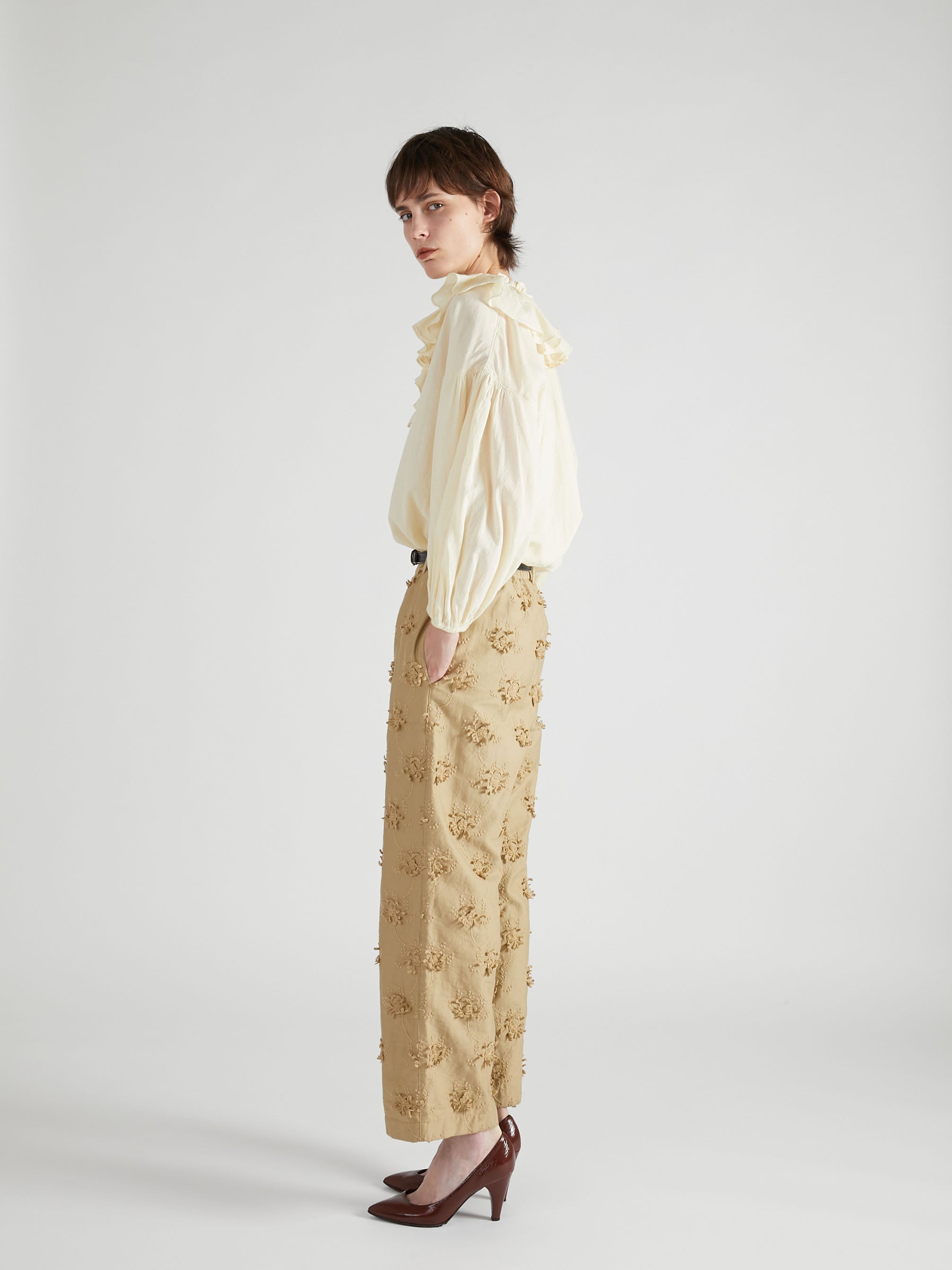 sheer ruffle blouse ｜BEIGE