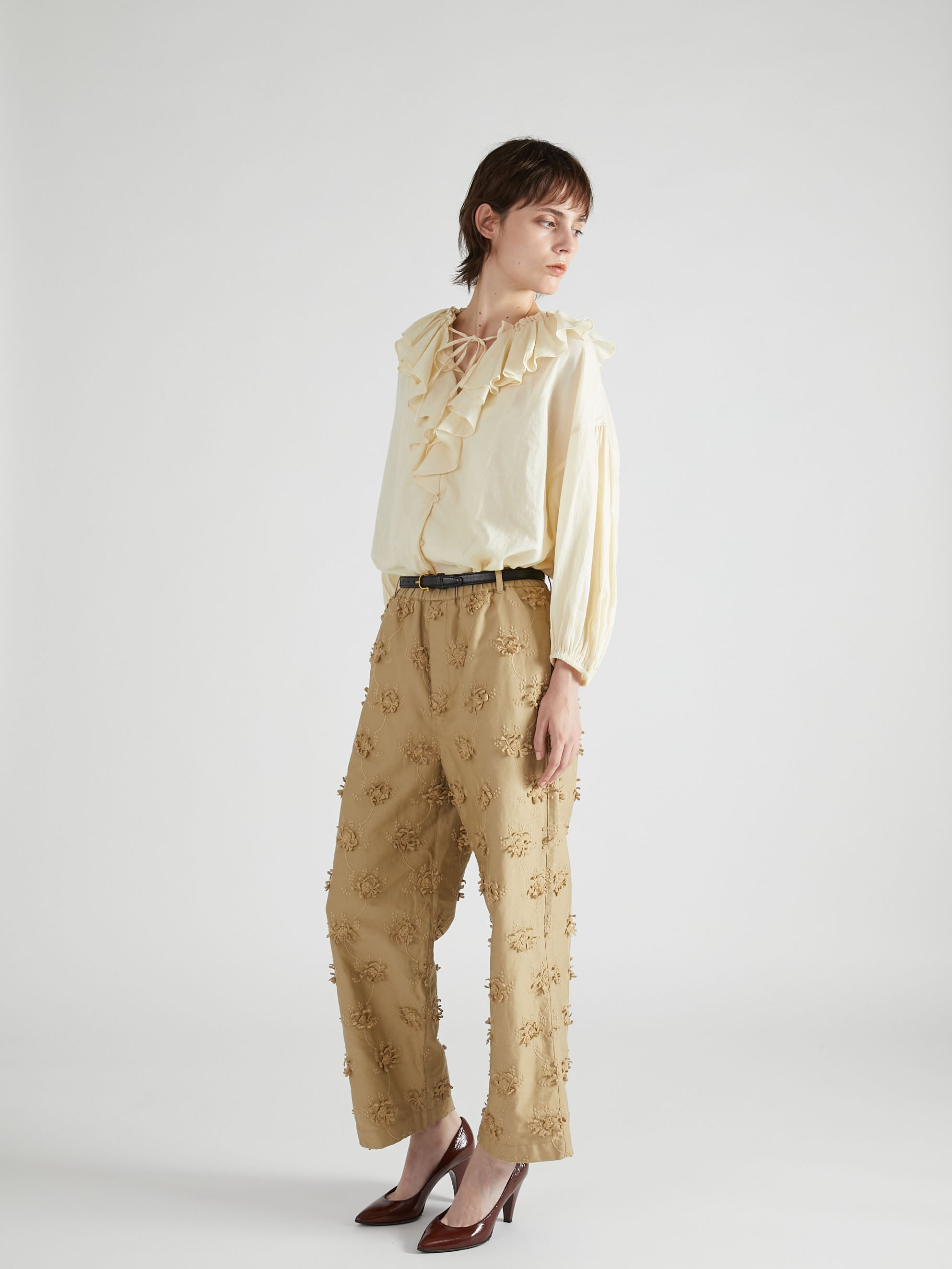 sheer ruffle blouse ｜BEIGE
