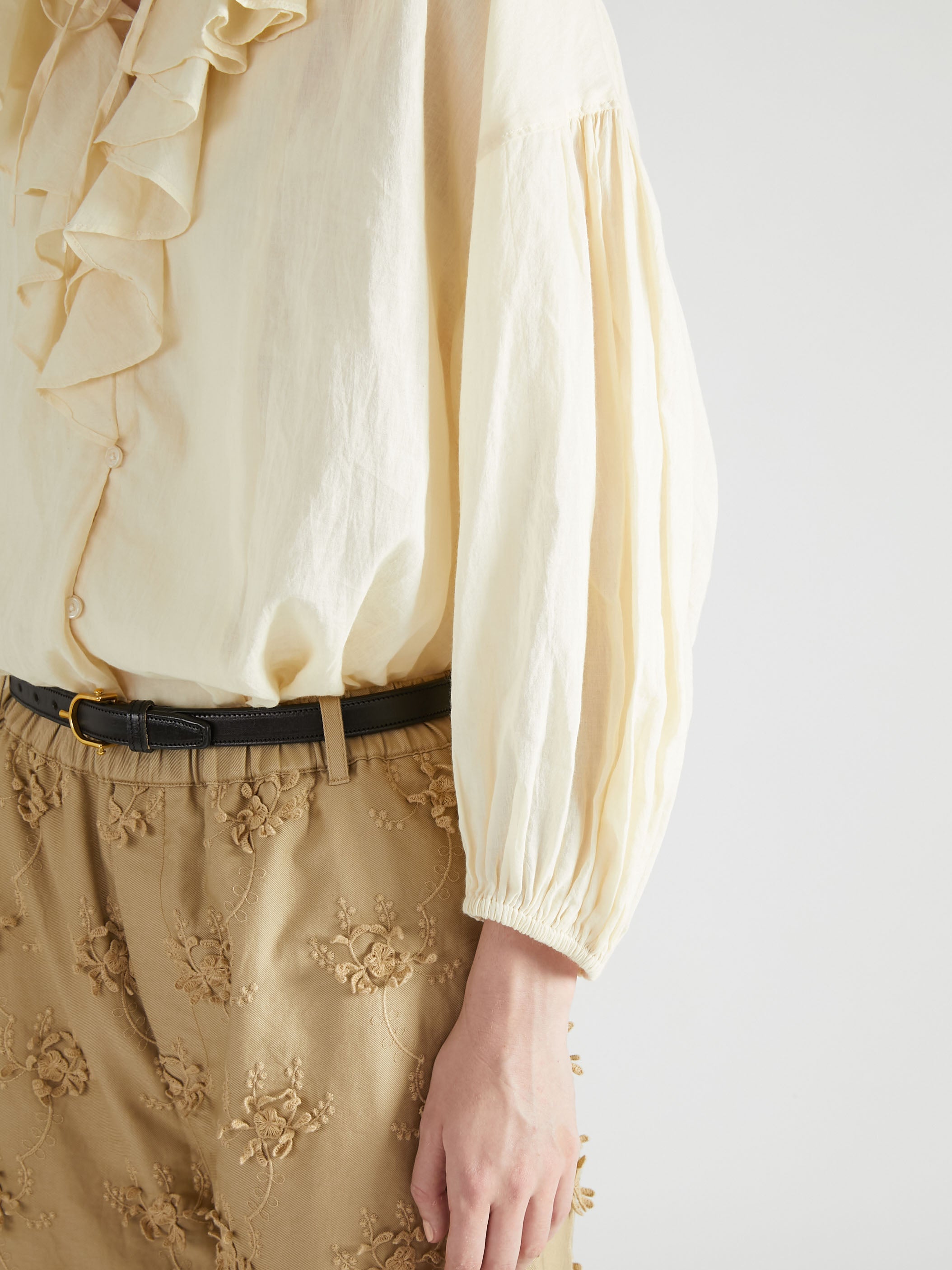 sheer ruffle blouse ｜BEIGE