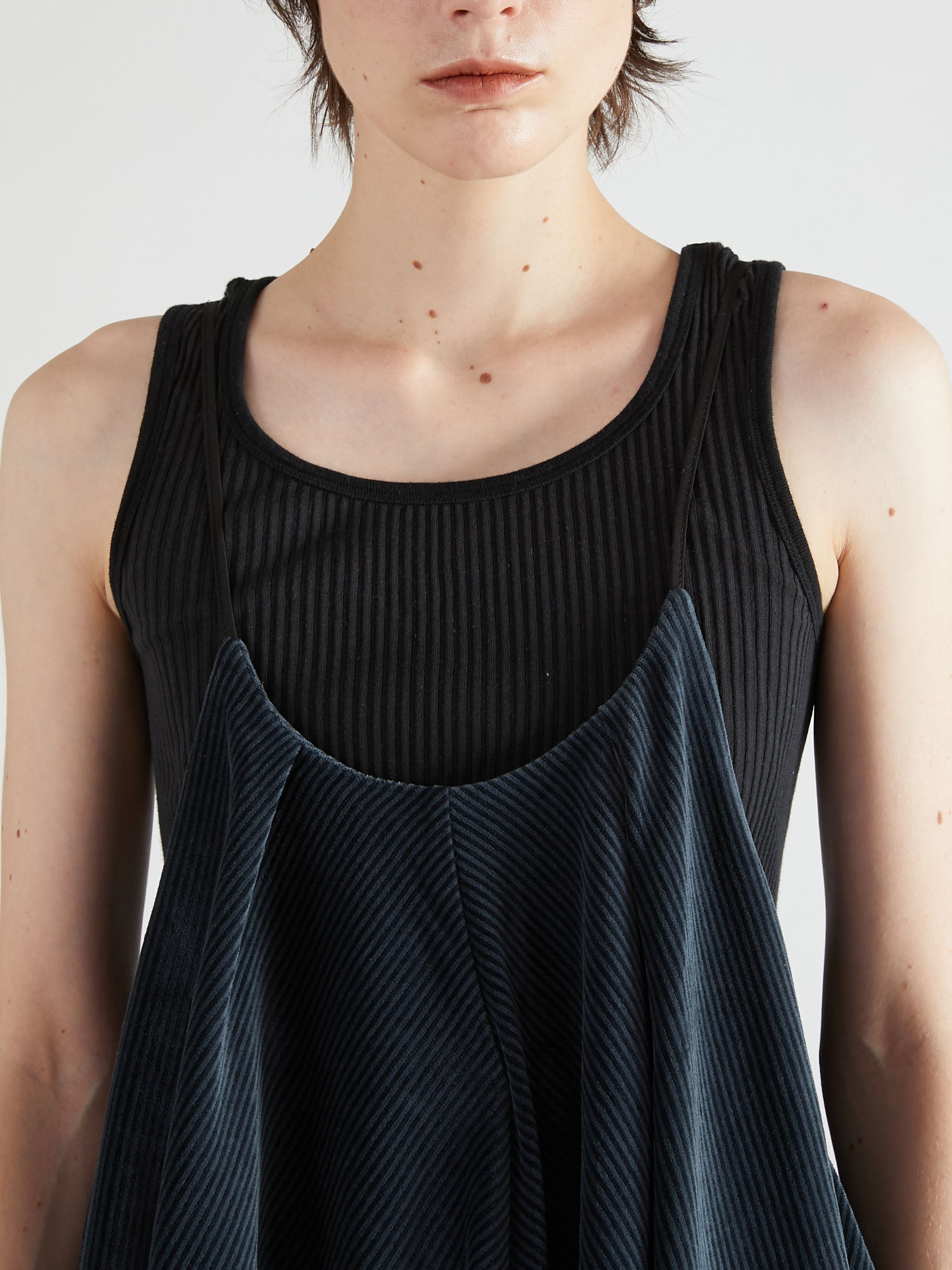 velvet border camisole｜BLACK
