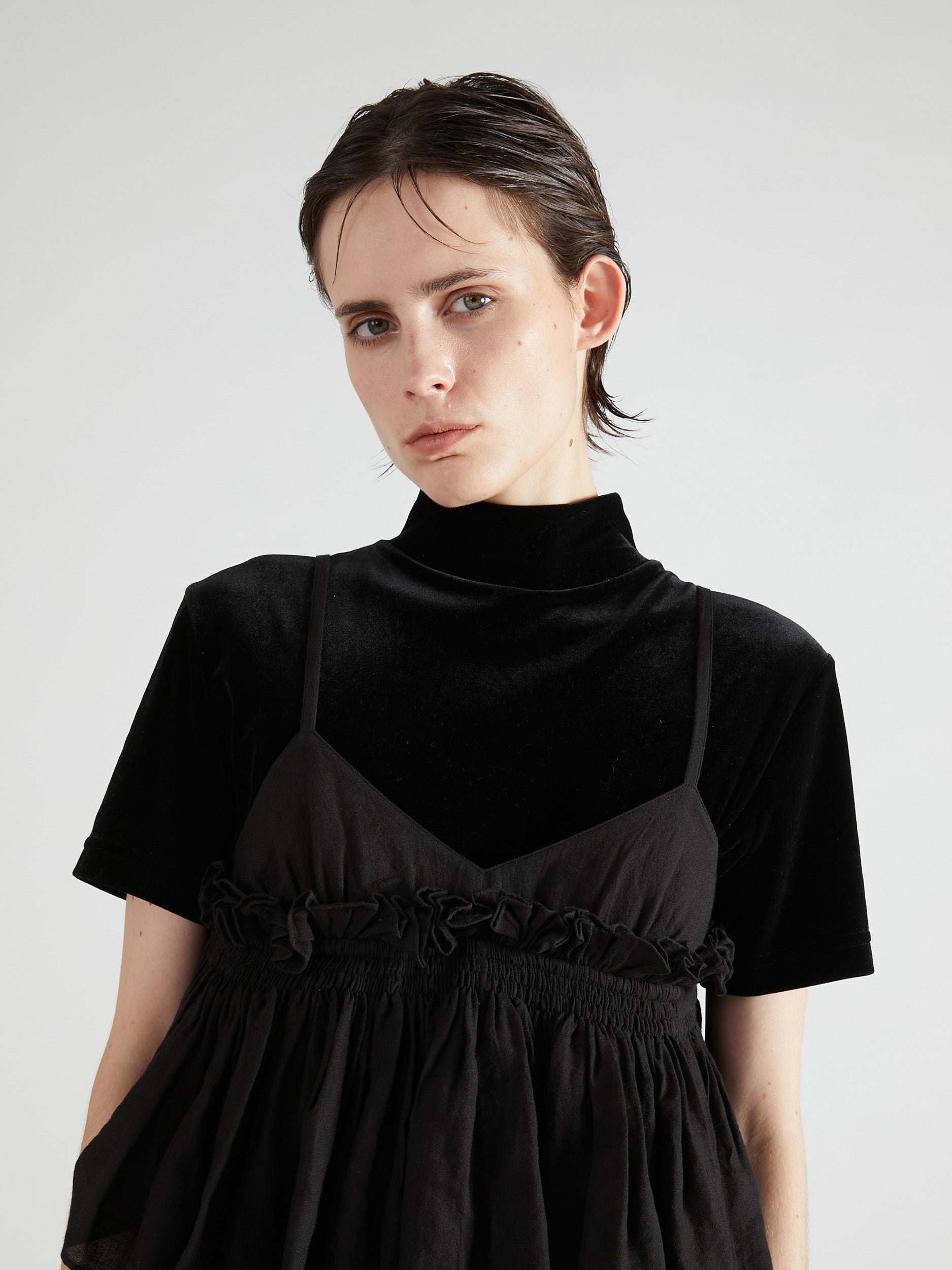 embroidery scallop cami dress｜BLACK