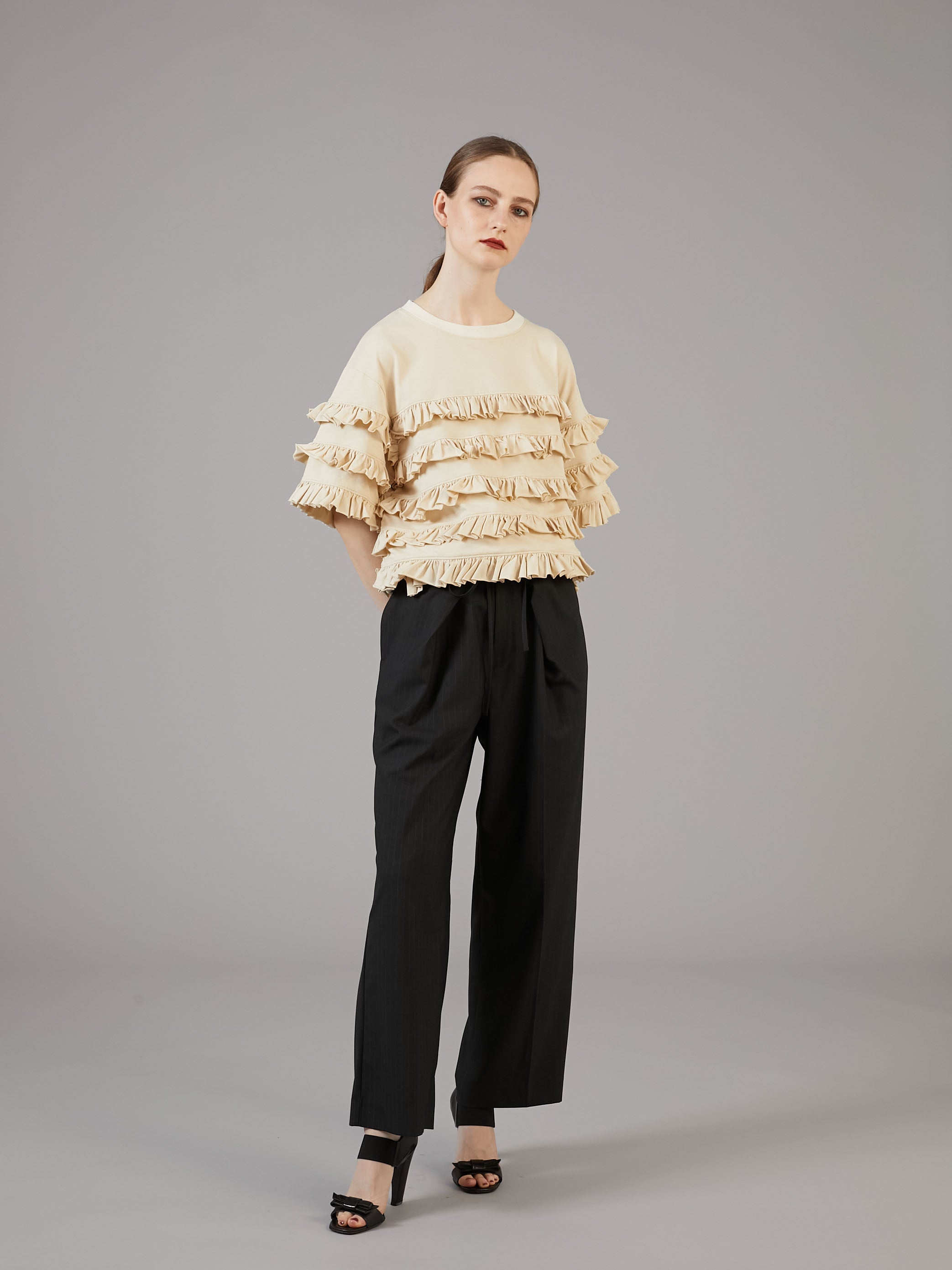 frill cutsew ｜BEIGE