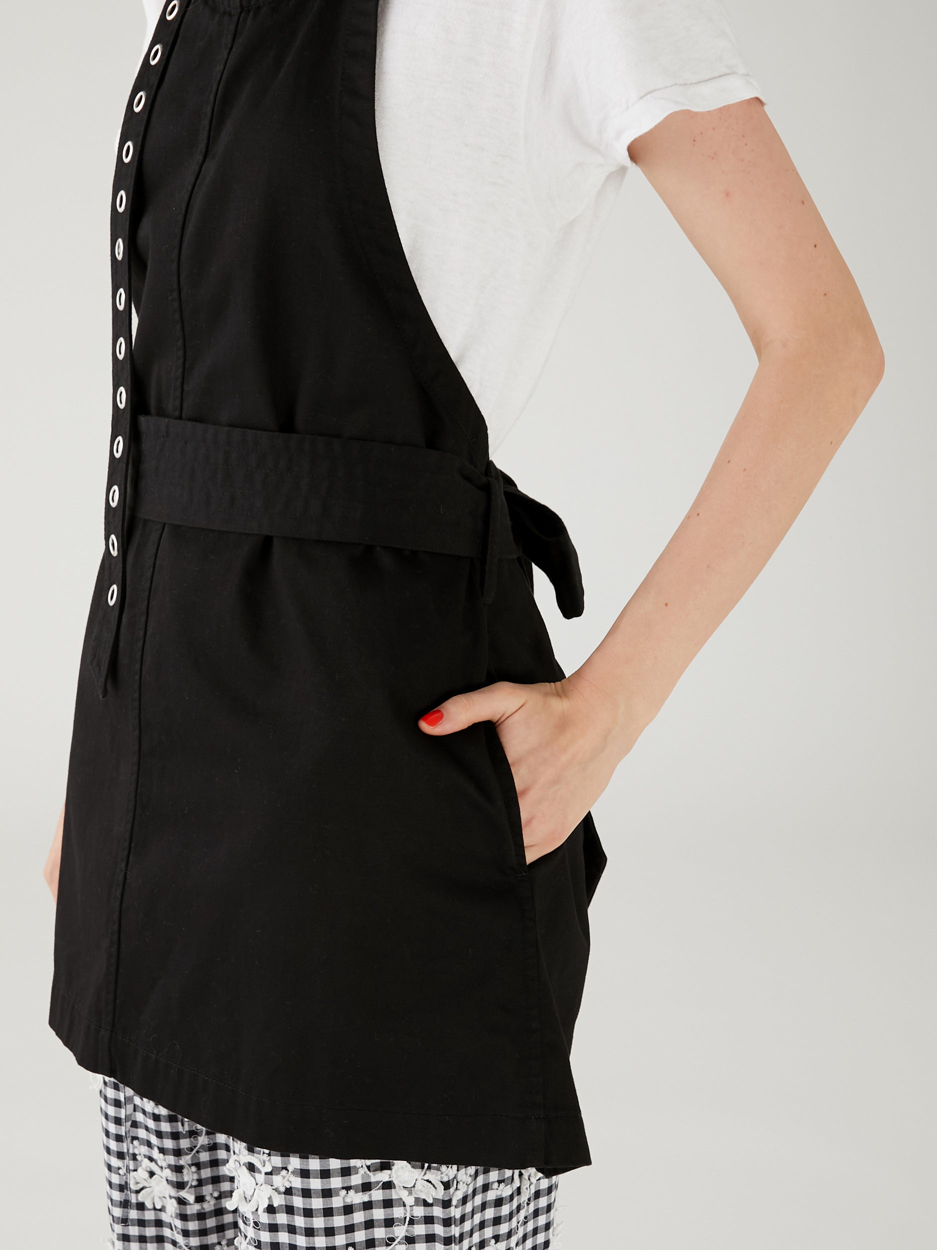 halter  neck vest｜BLACK