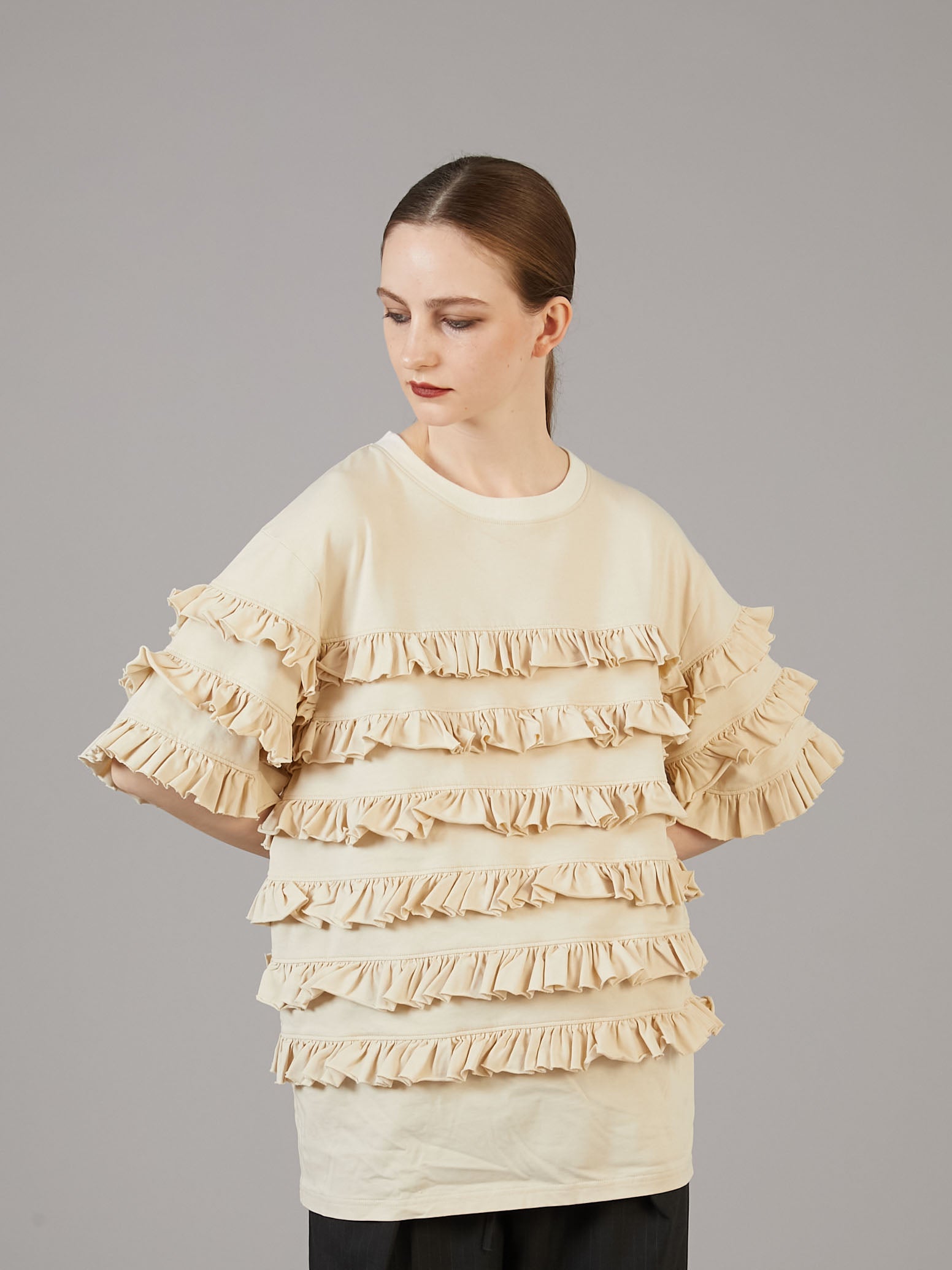 frill cutsew ｜BEIGE