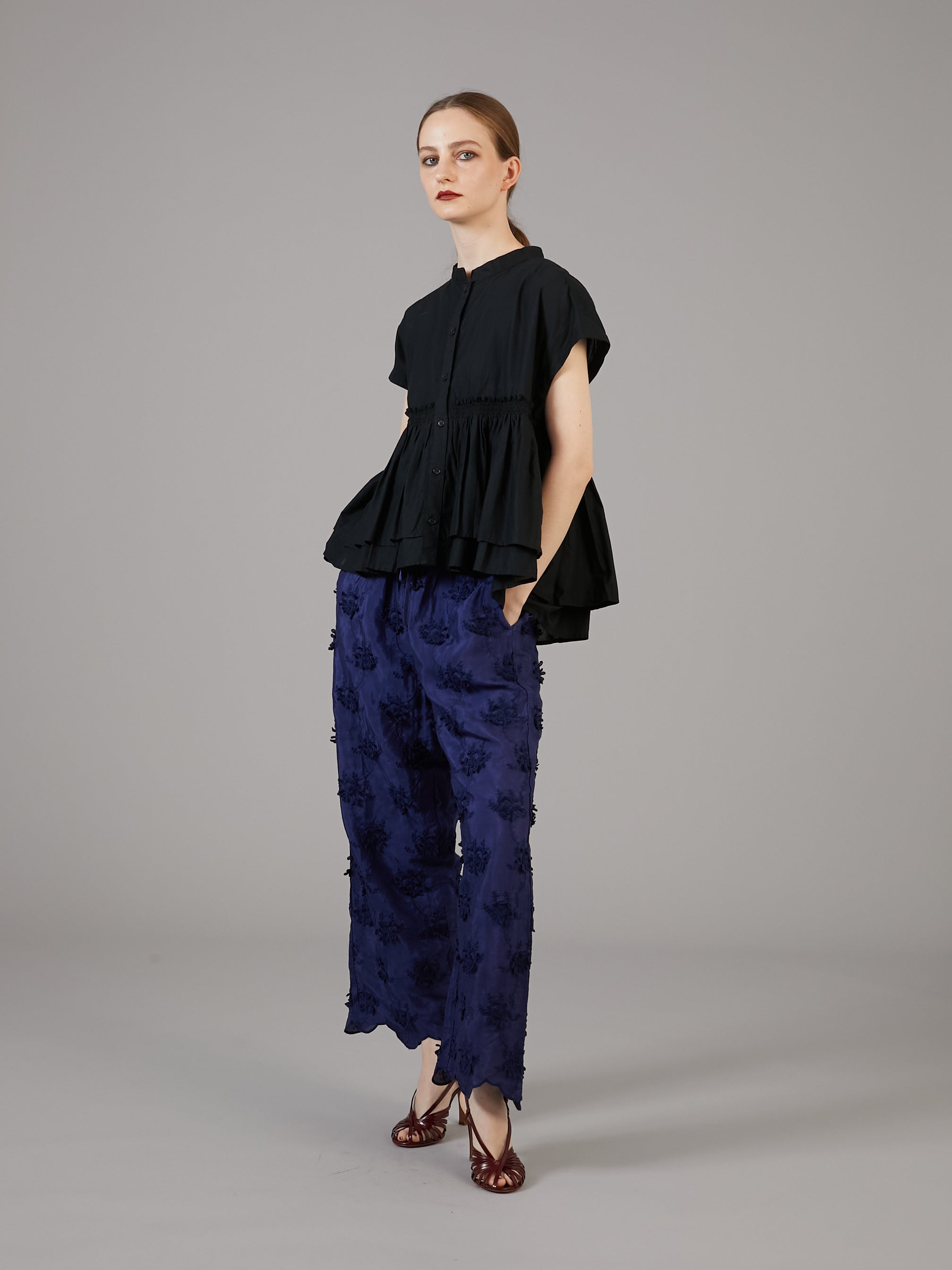 3D embroidery rayon shantung pants　｜NAVY