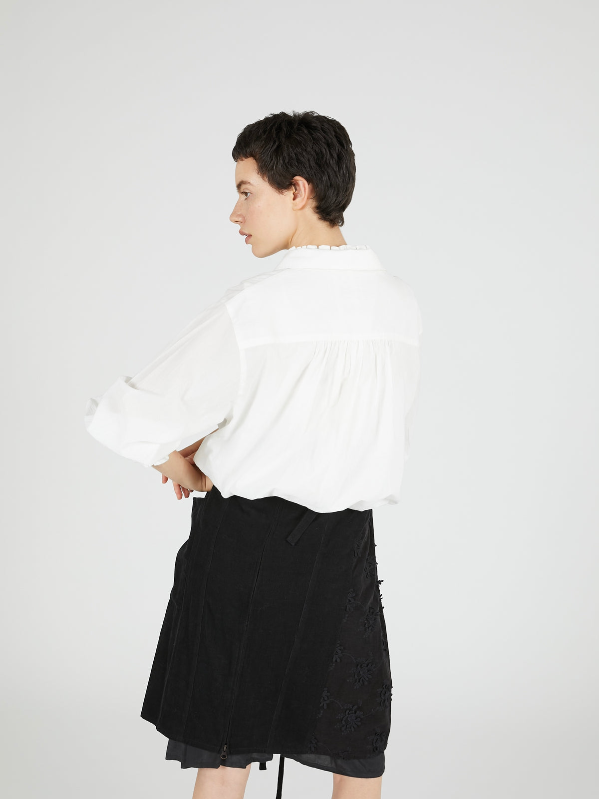slow off blouse｜WHITE