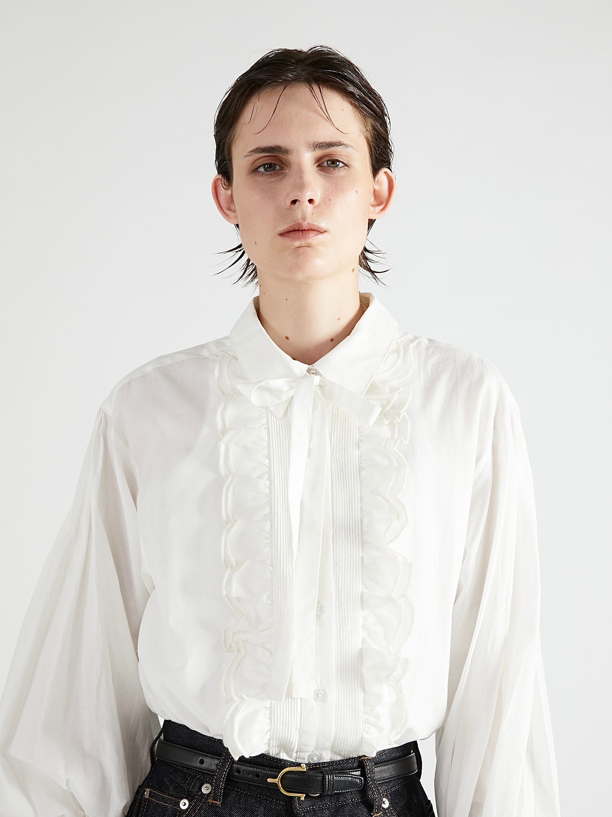 front scallop ribbon blouse｜WHITE