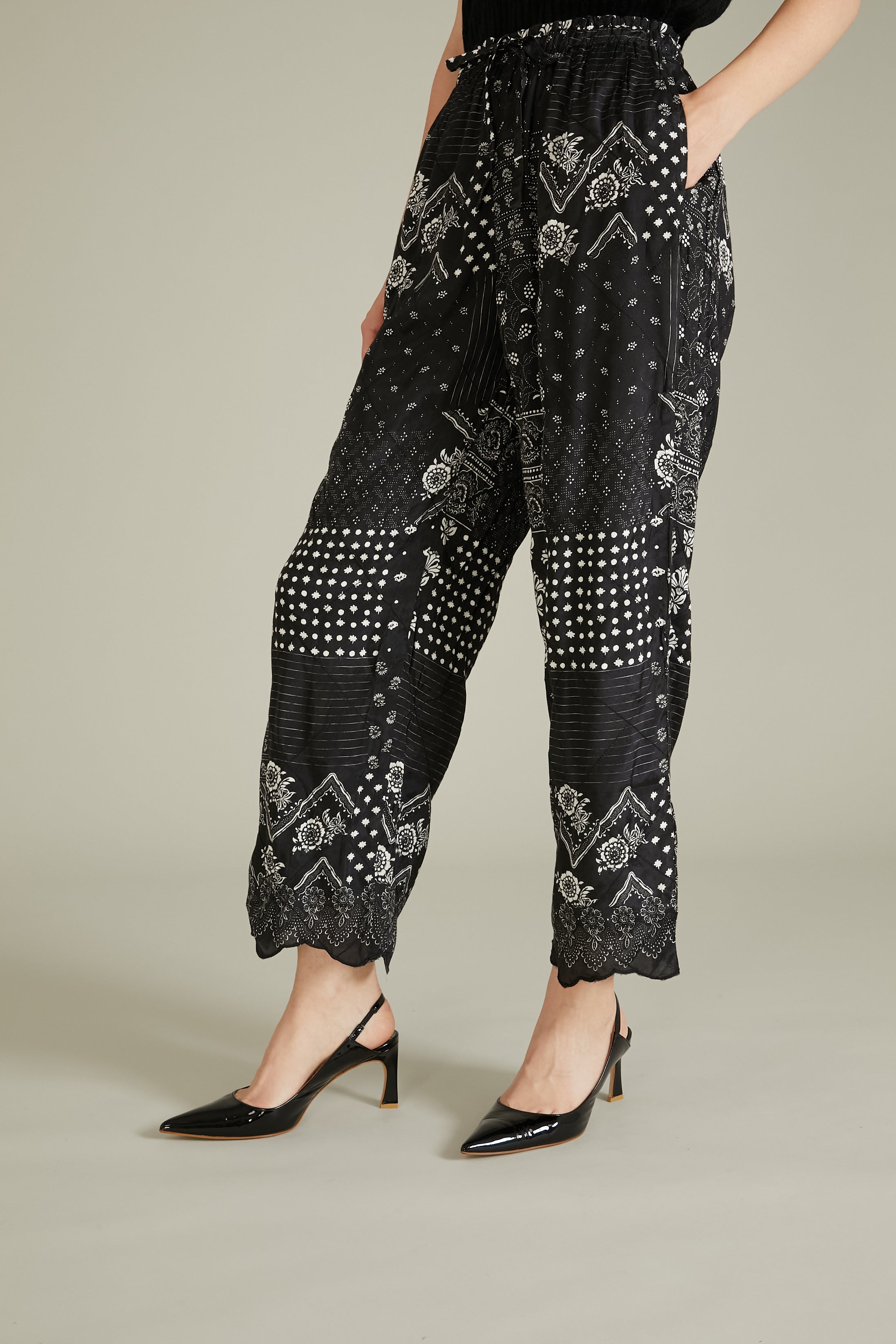 pattern quilt pants｜BLACK