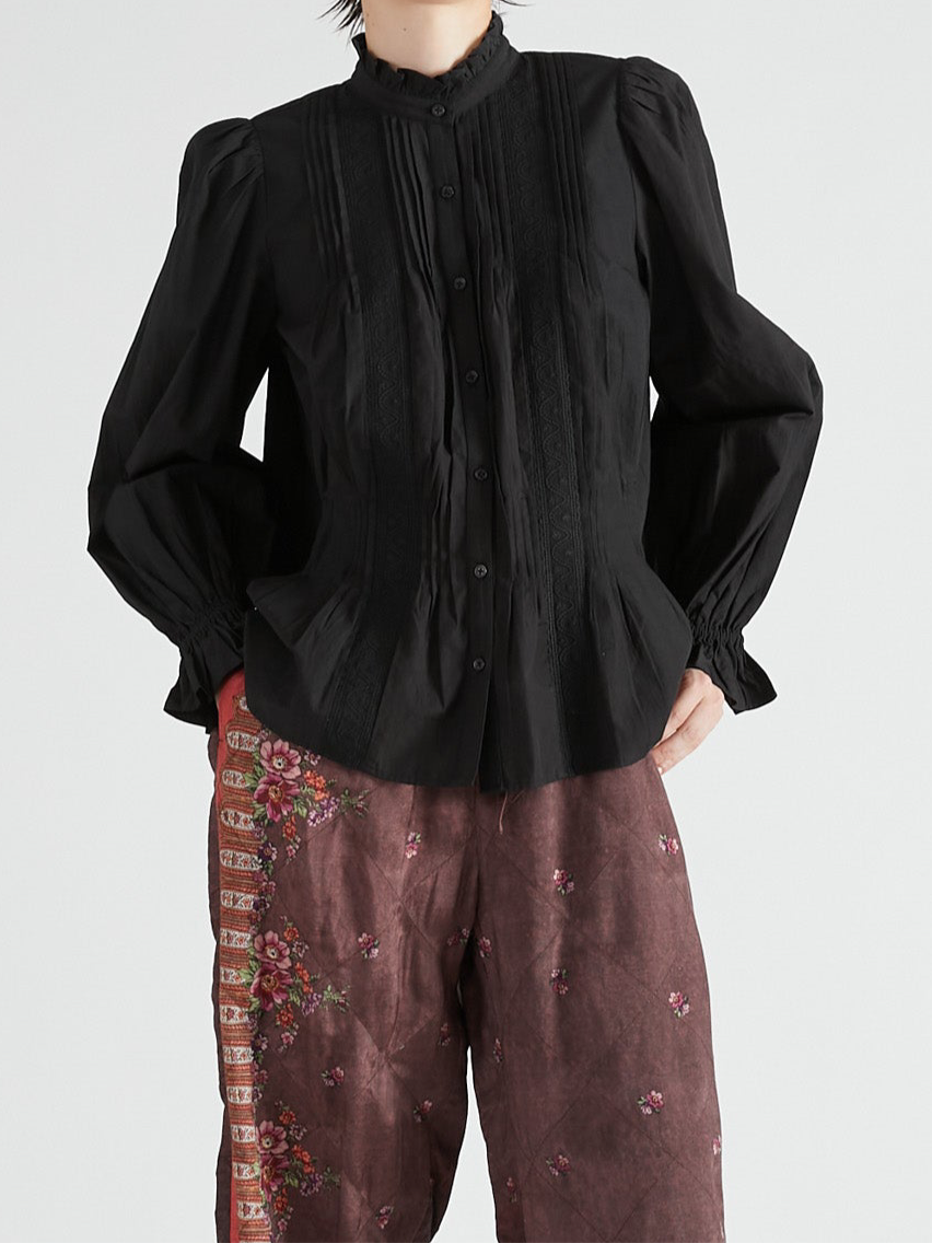 rebuilt neck embroidery blouse｜BLACK