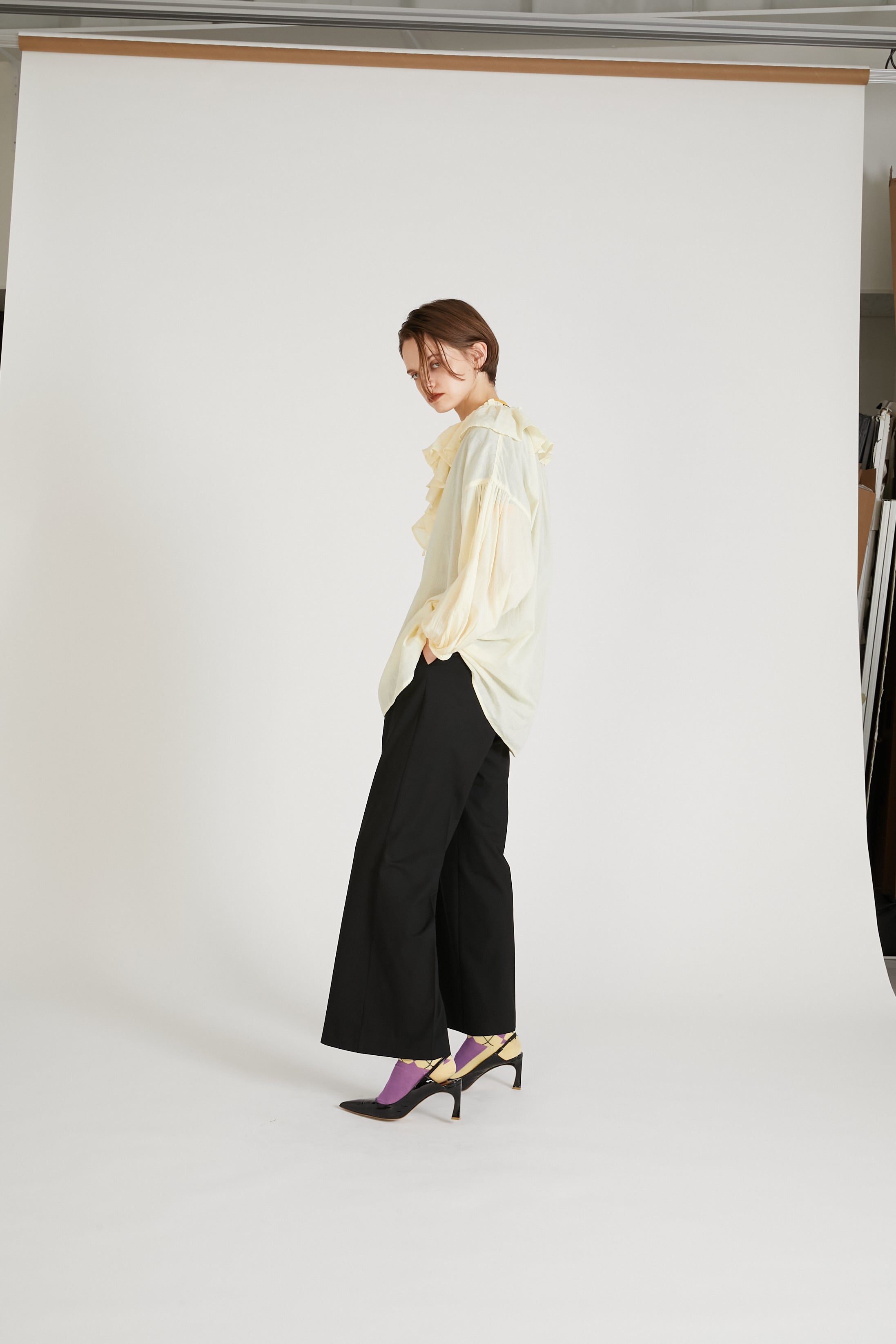 sheer ruffle blouse ｜BEIGE