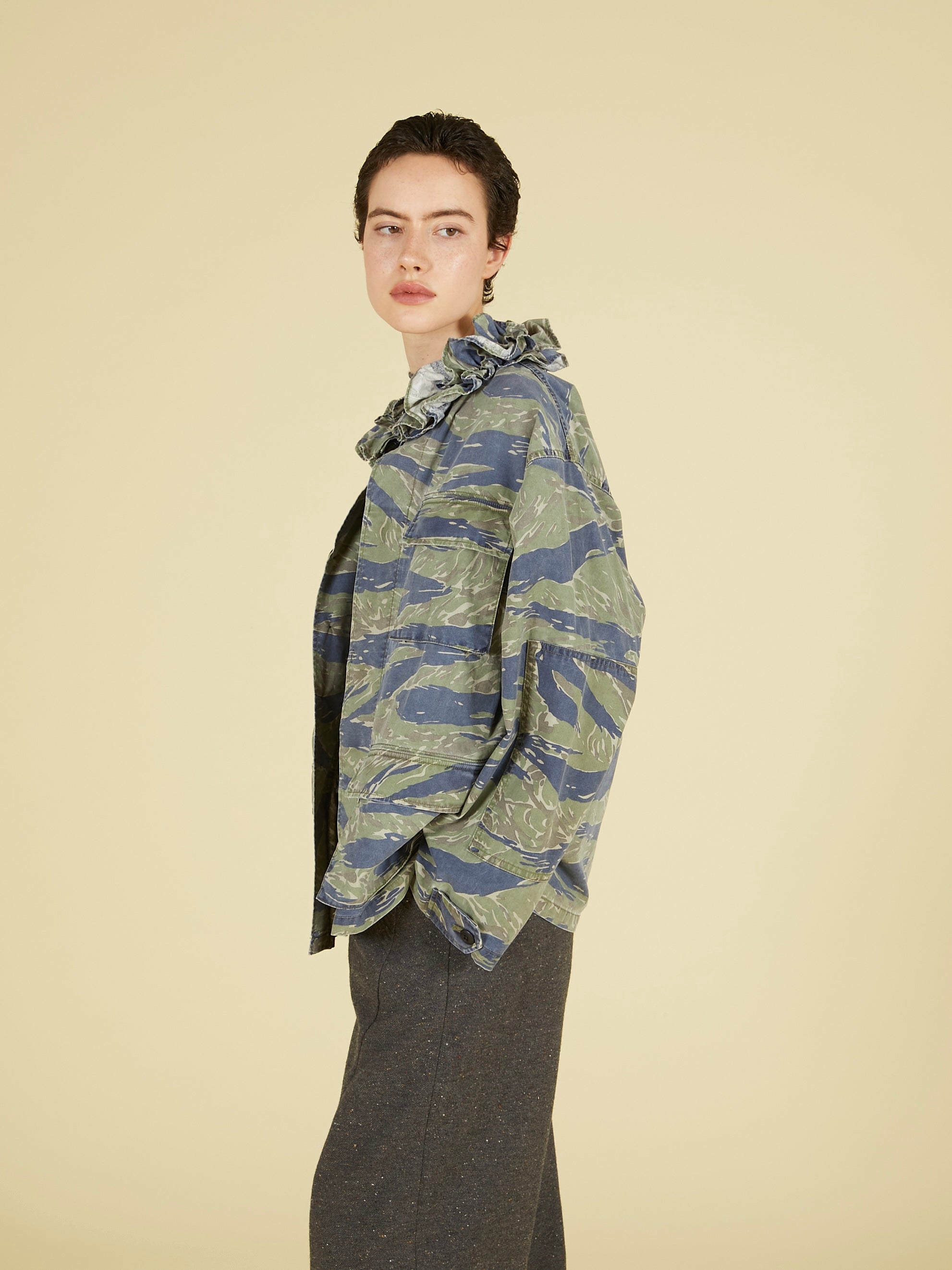frill collar camo jacket｜NAVY