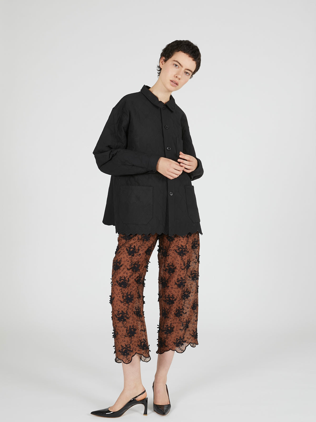 embroidery scallop jacket｜BLACK