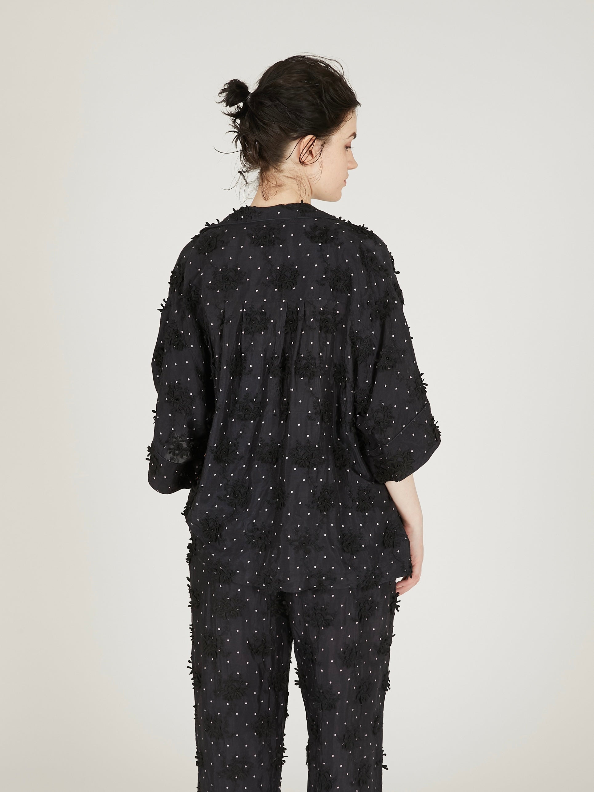 dot 3D embroidery open collar shirts｜BLACK
