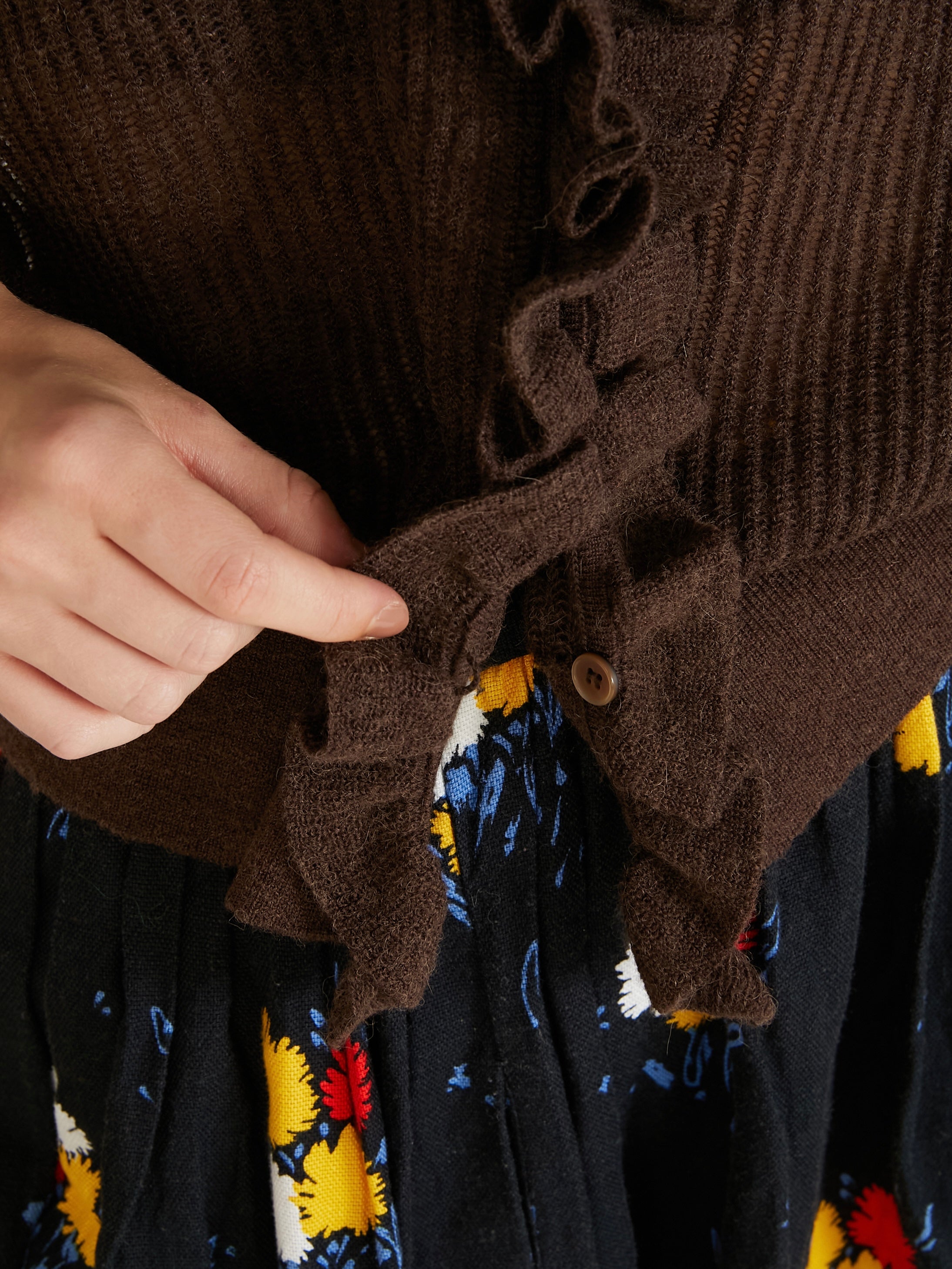 raffule frill cardigan｜BROWN