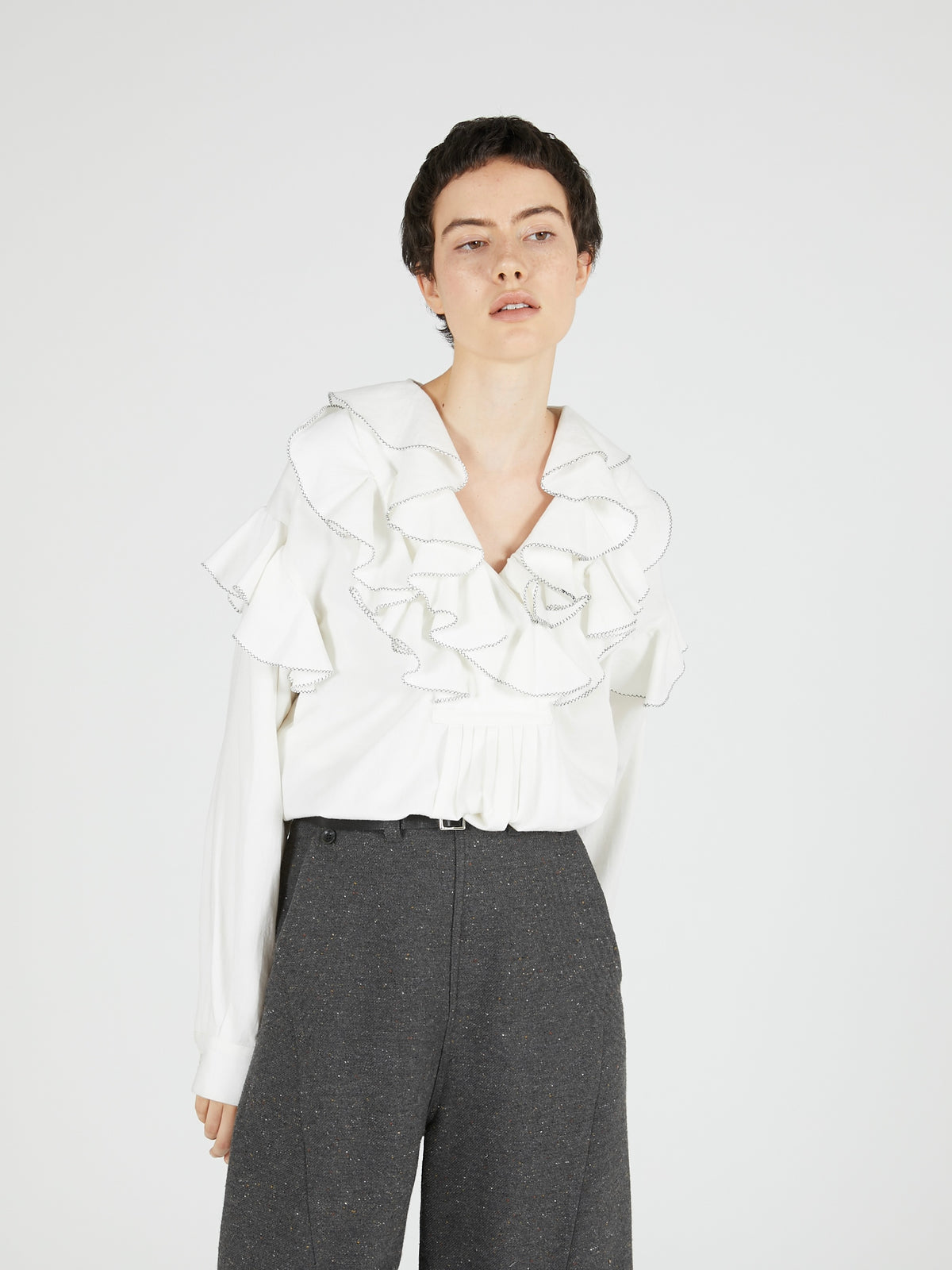 double front ruffle collar blouse｜WHITE