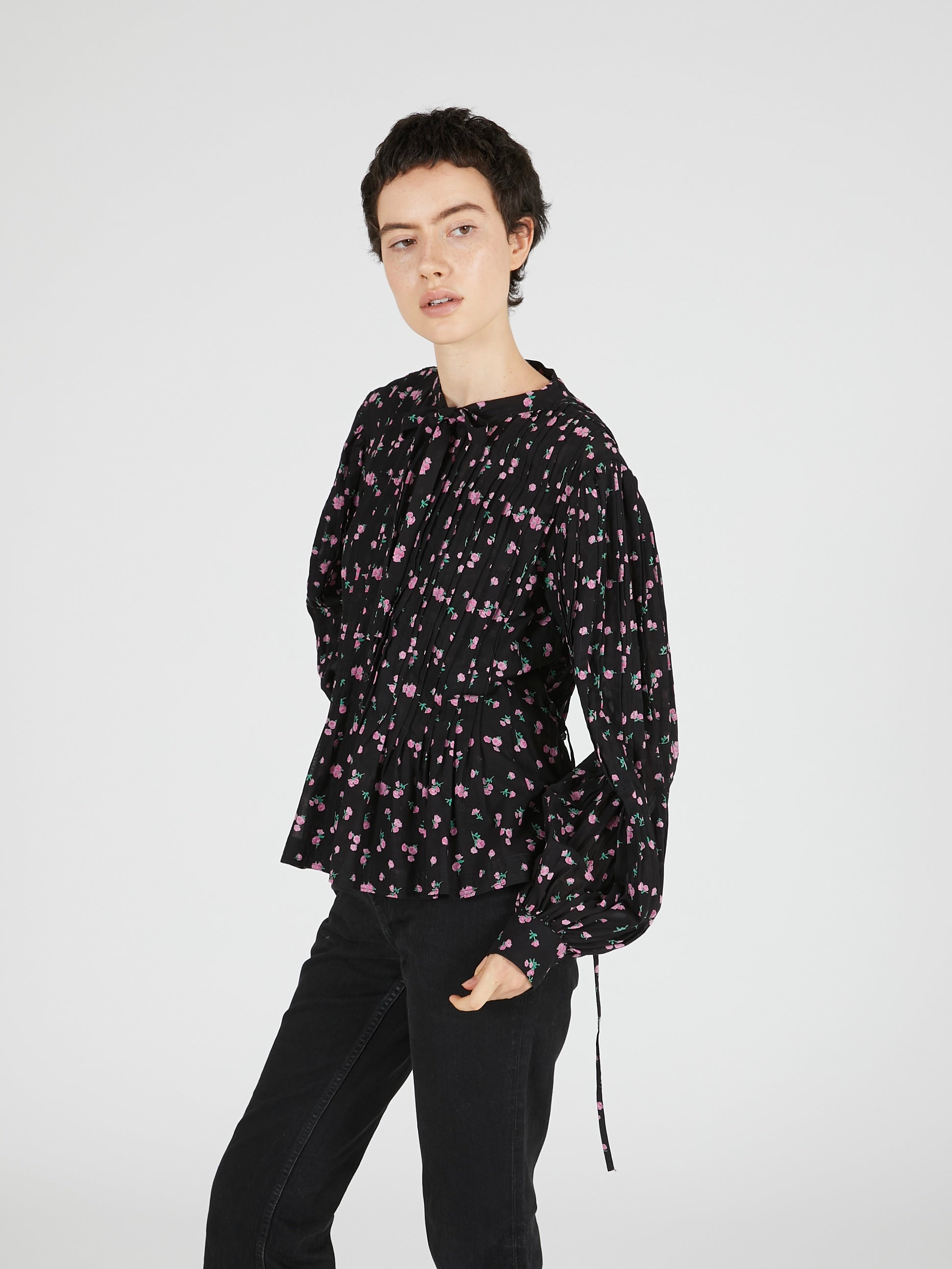 hand tuck flare blouse｜MULTI