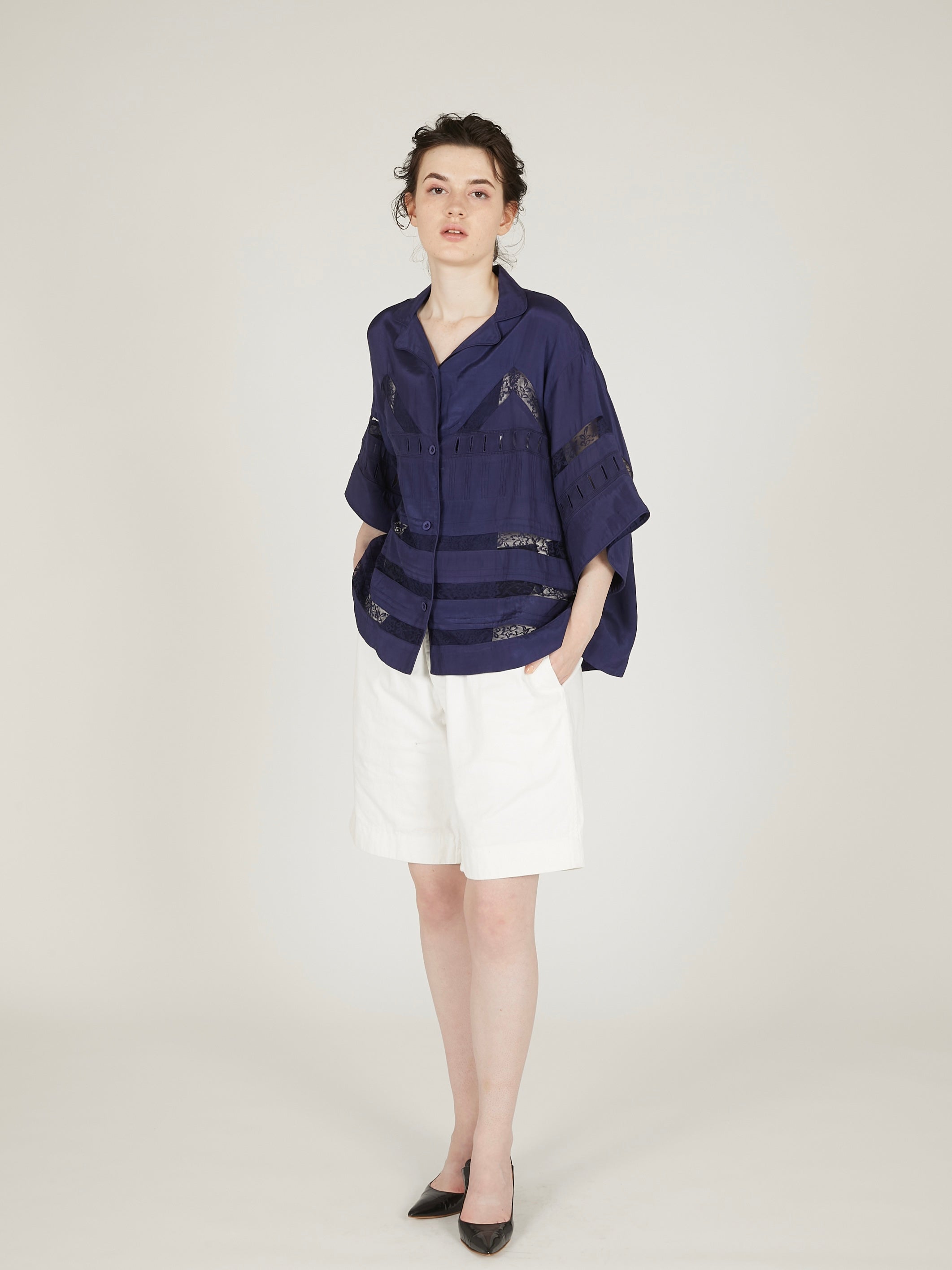 tuck lace open collar shirts｜NAVY