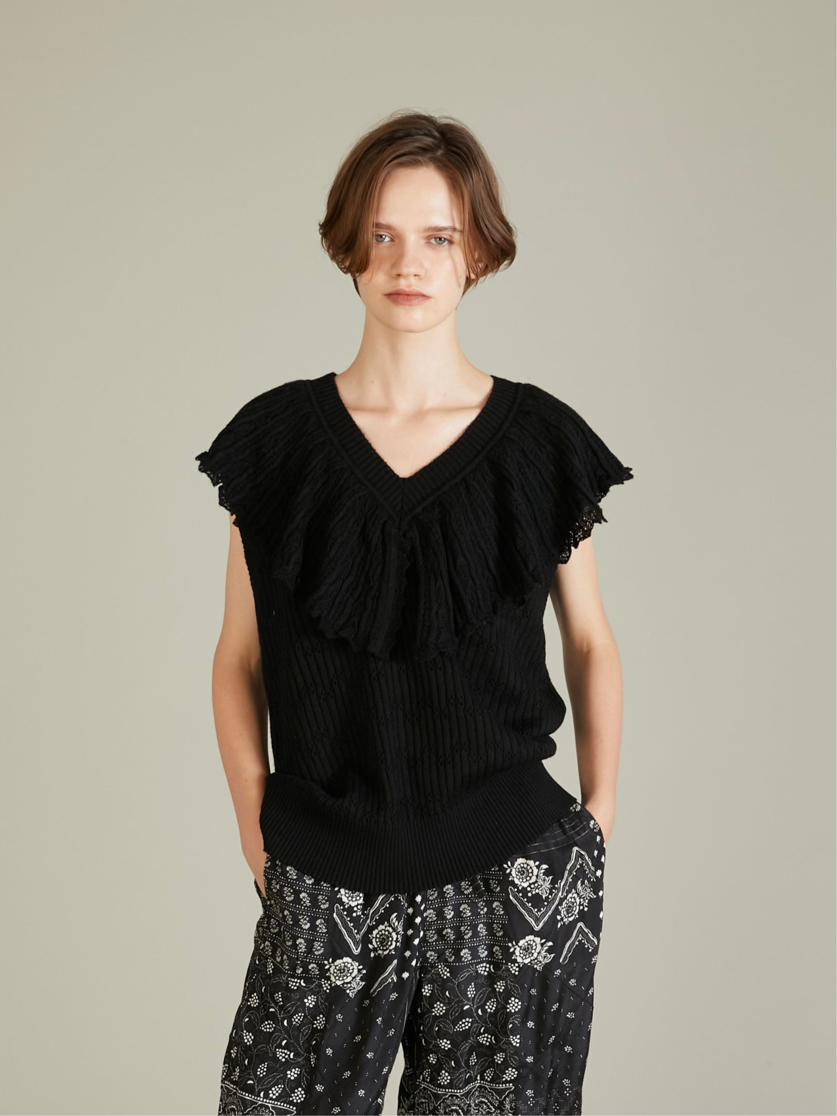 baby alpaca frill knit vest