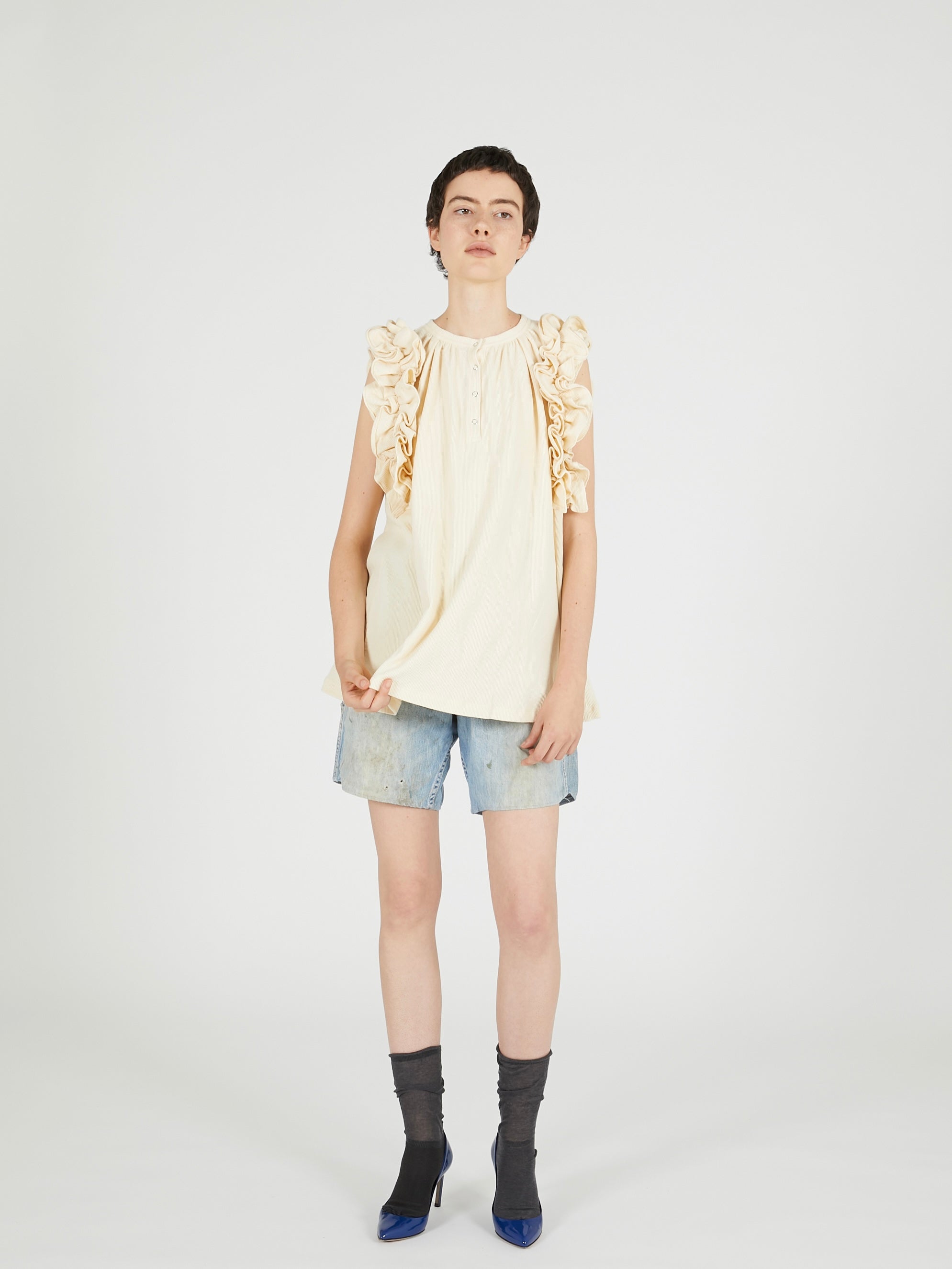 waffle frill nosleeve top｜IVORY