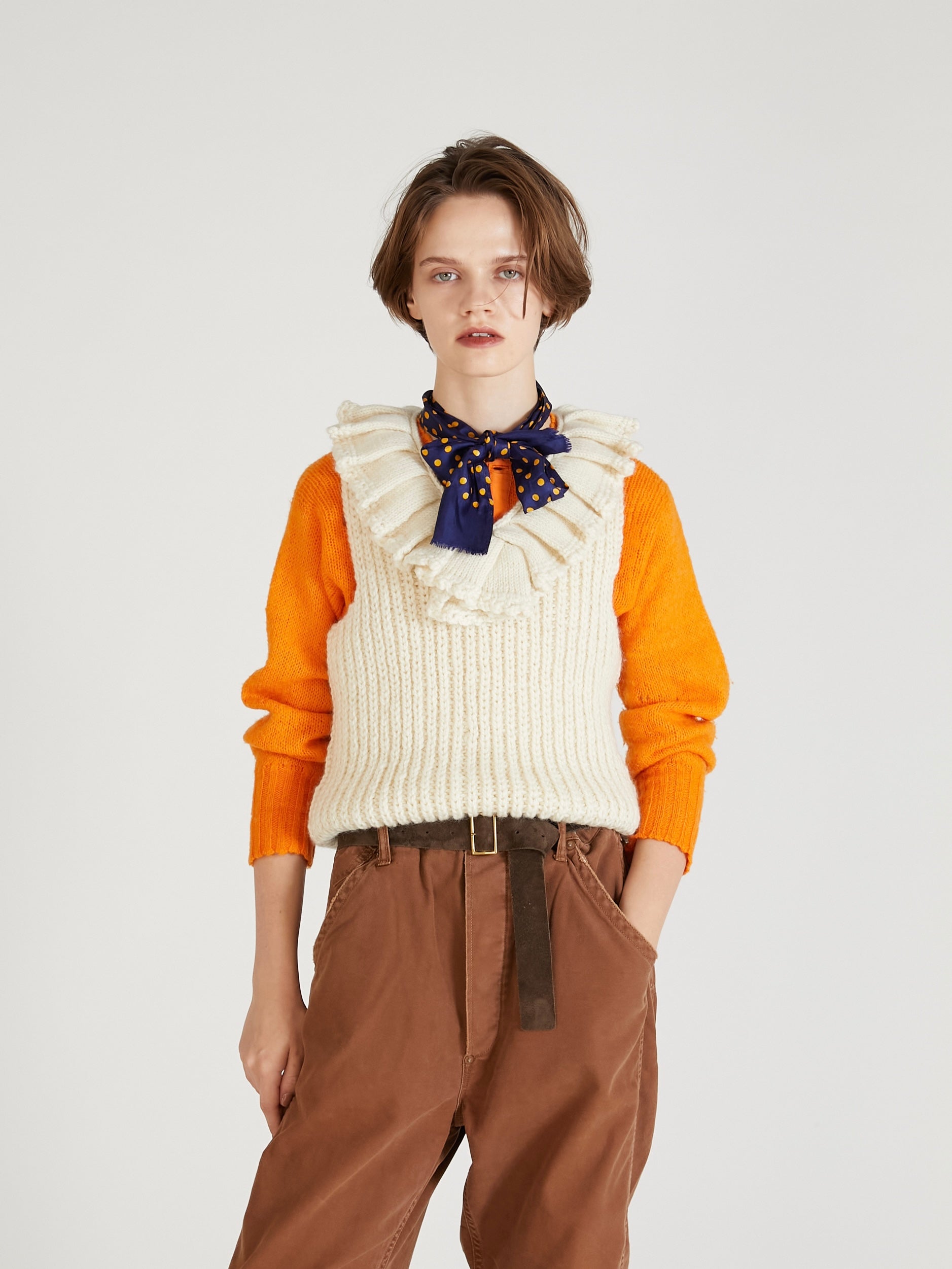 hand knit ruffle vest｜BLACK