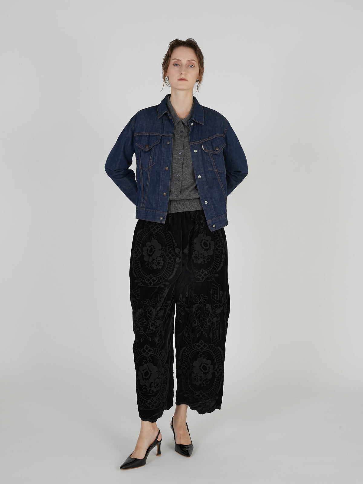 tape embroidery velvet easy pants｜BLACK